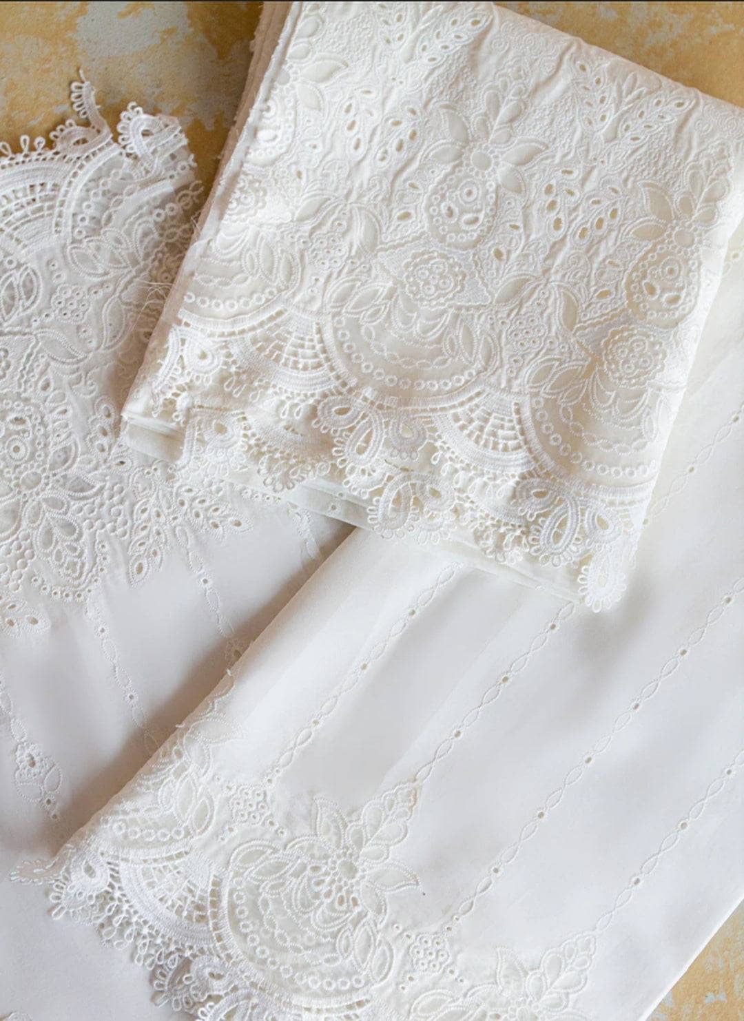 img_lawnkari_22_awwal_boutique