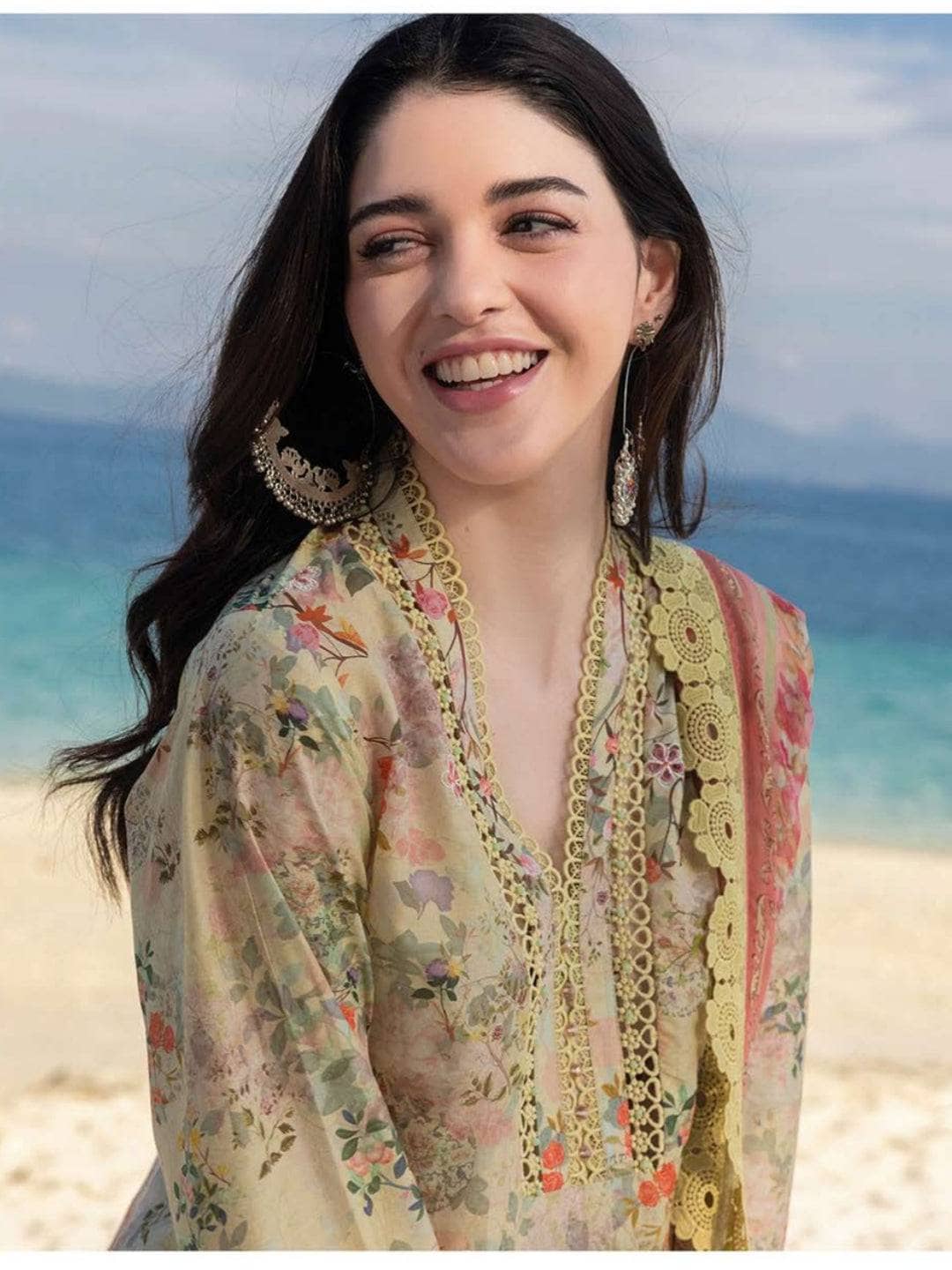 img_image_lawnkari_printkari_23_awwal_boutique