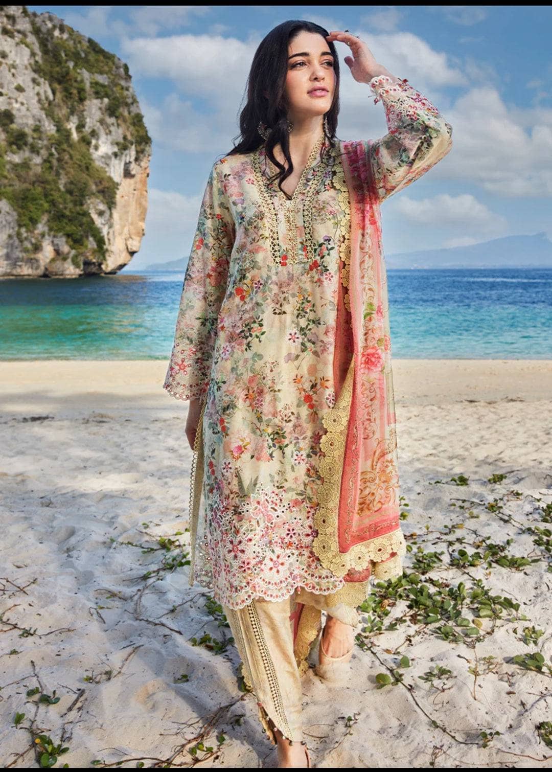 img_image_lawnkari_printkari_23_awwal_boutique