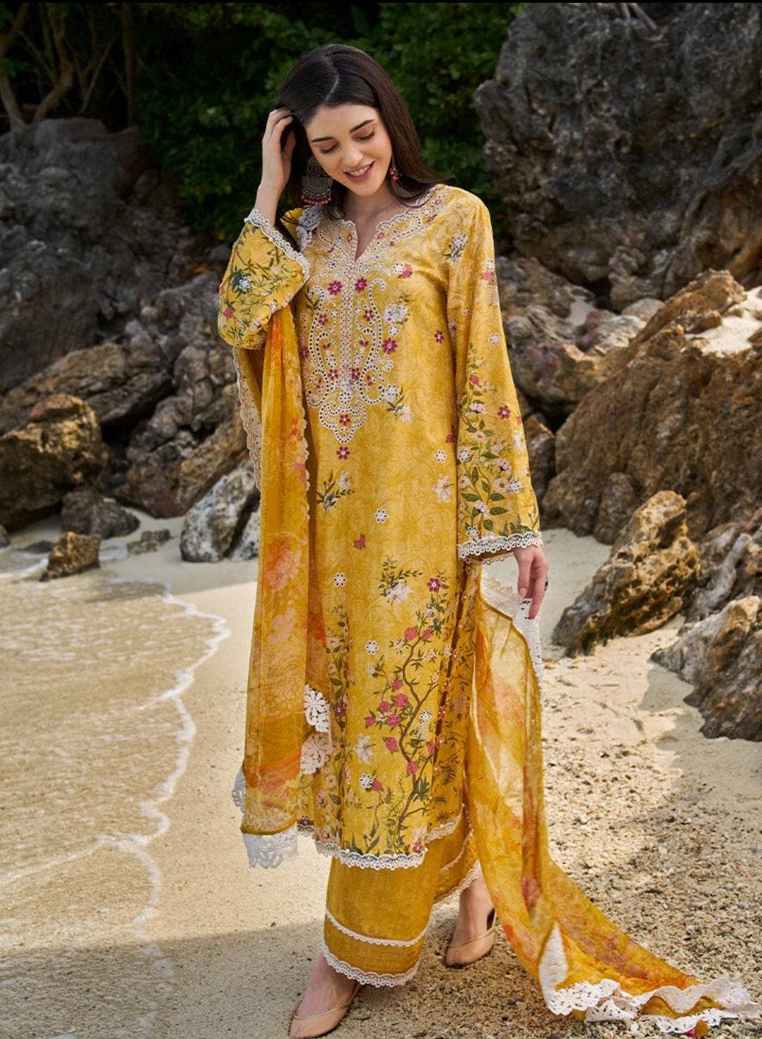 img_image_lawnkari_printkari_23_awwal_boutique