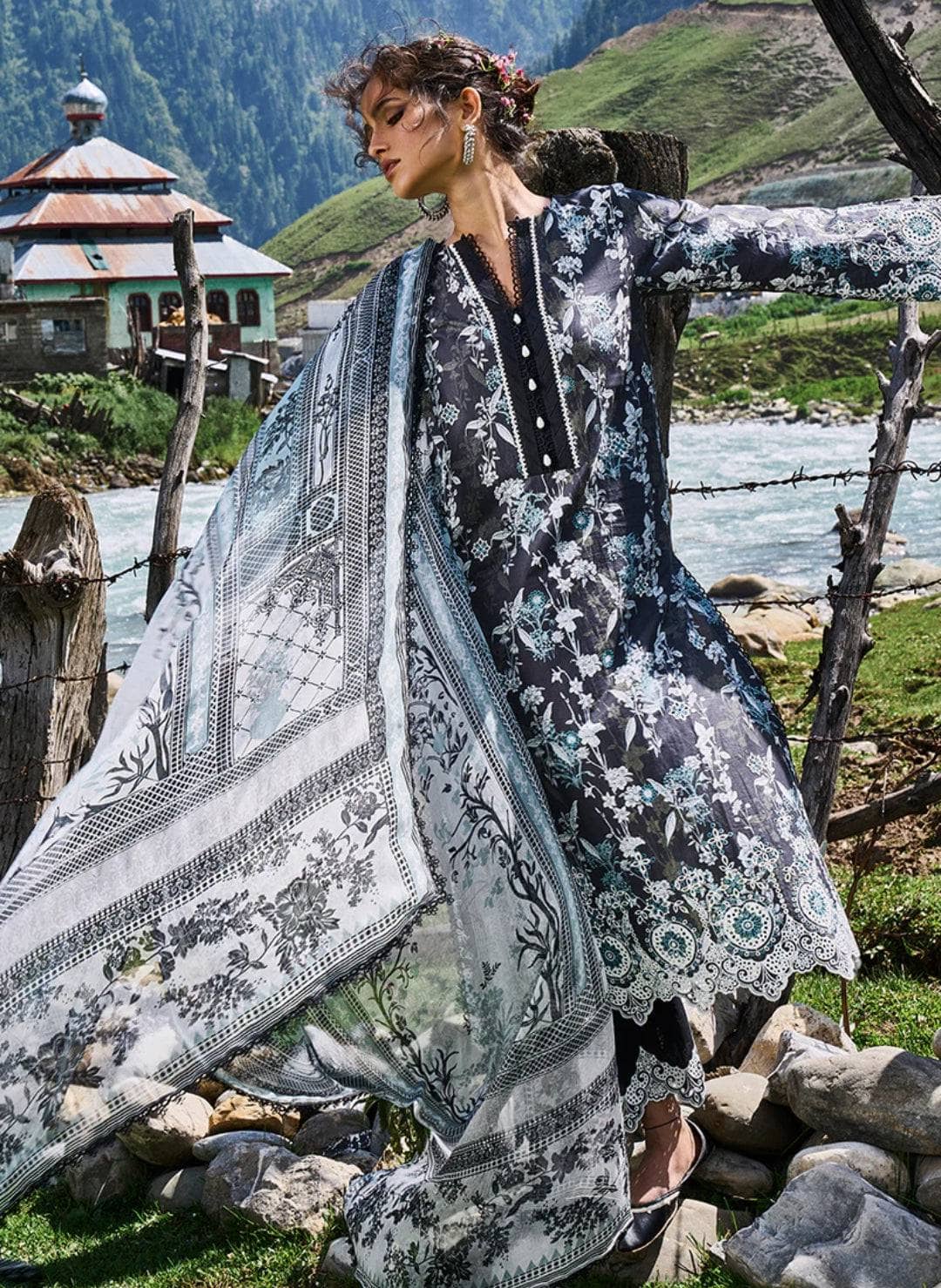 Img_summer_printkari_lawn_22_awwal_boutique