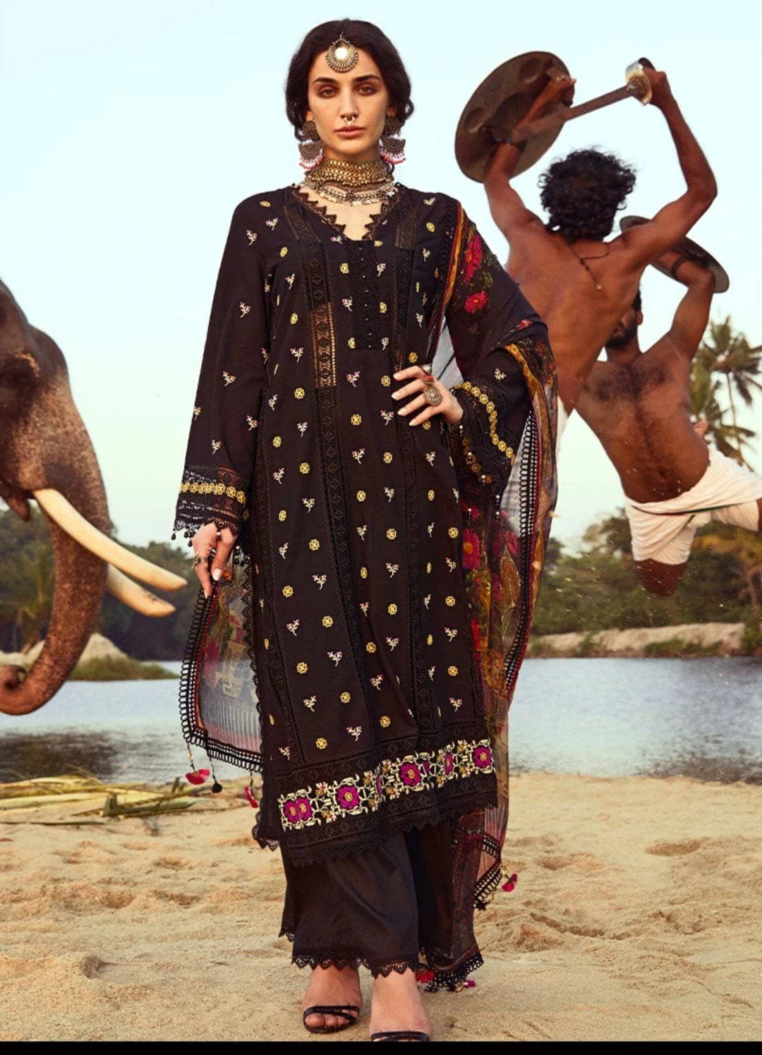 img_image_lawnkari_lawn_2021_awwal_boitique