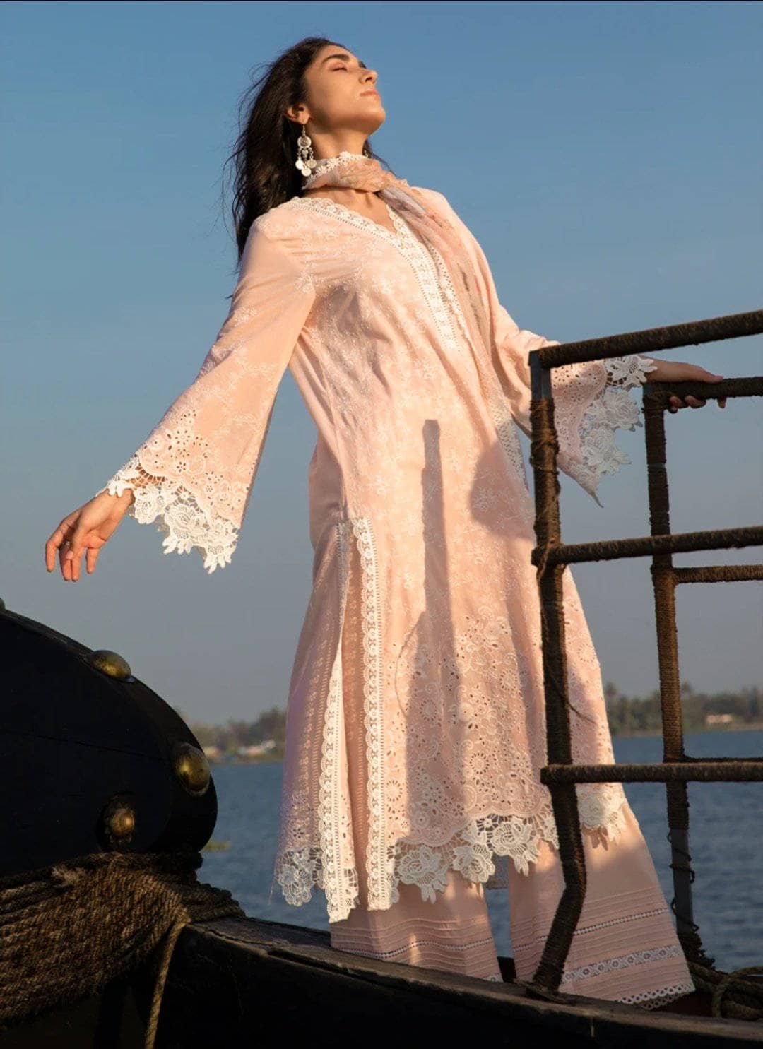 img_image_lawnkari_lawn_2021_awwal_boitique