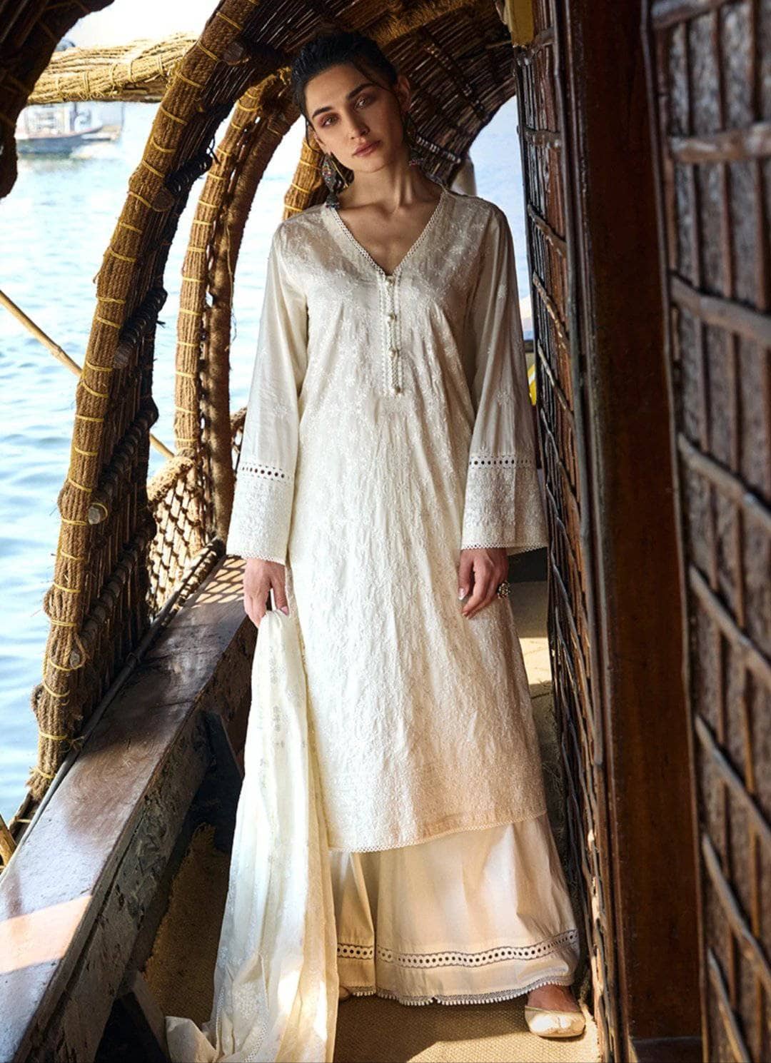 img_image_lawnkari_lawn_2021_awwal_boitique