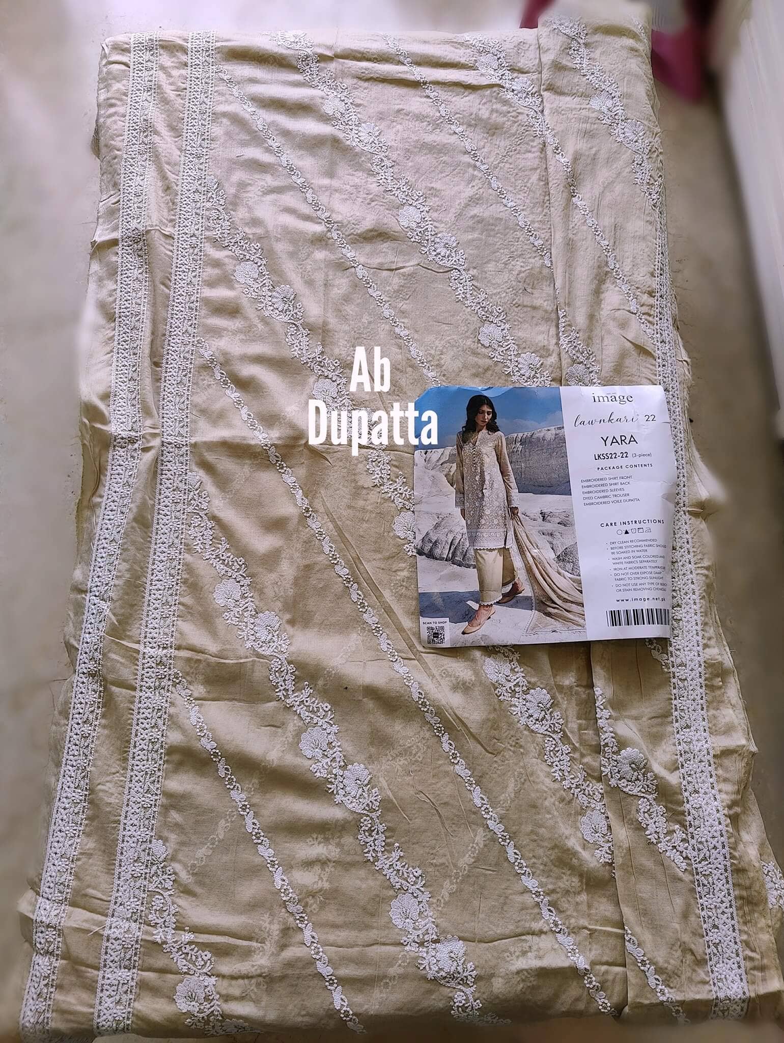 img_open_pic_image_lawnkari_awwal_boutique