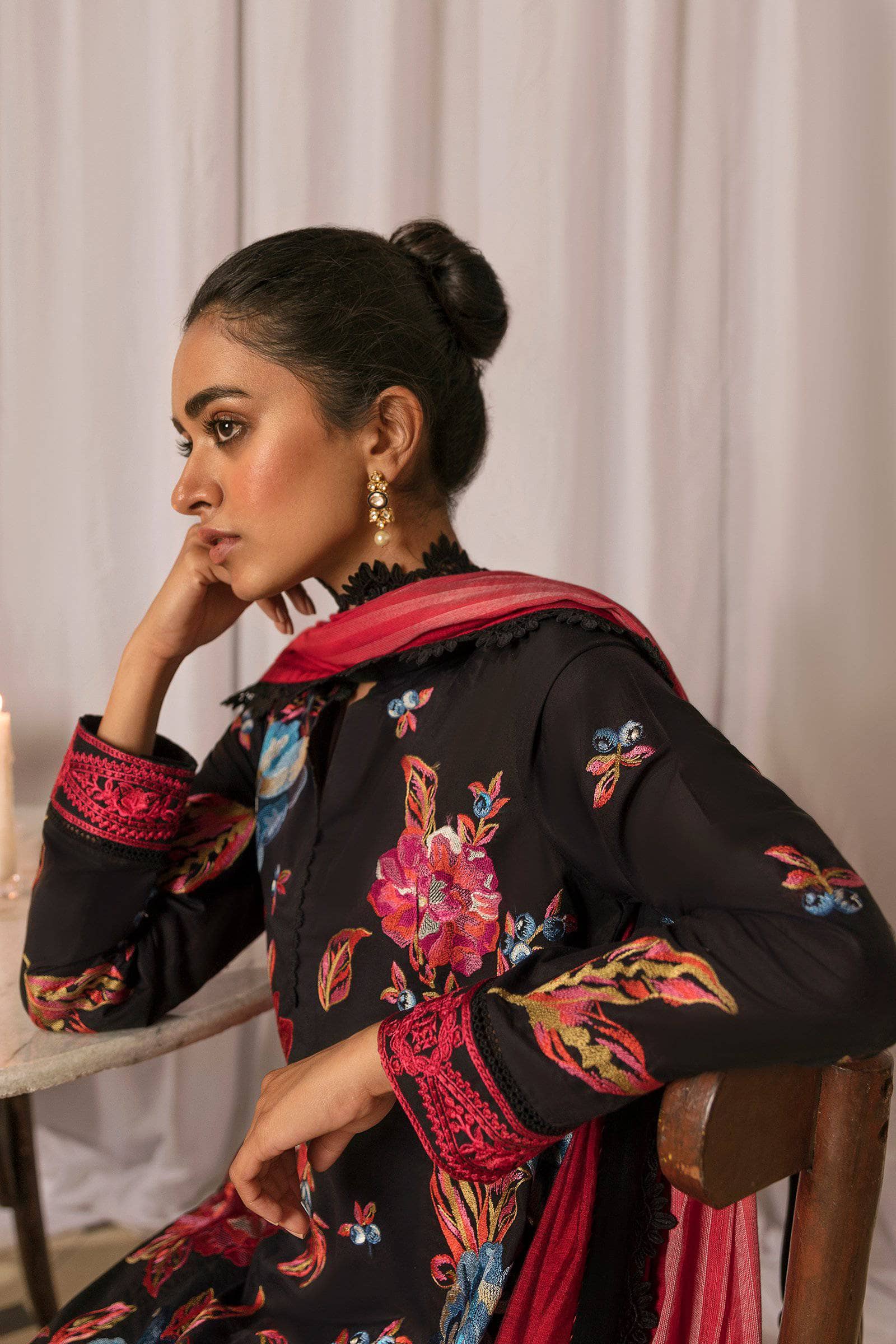 img_zaha_lawn_2021_awwal_boutique