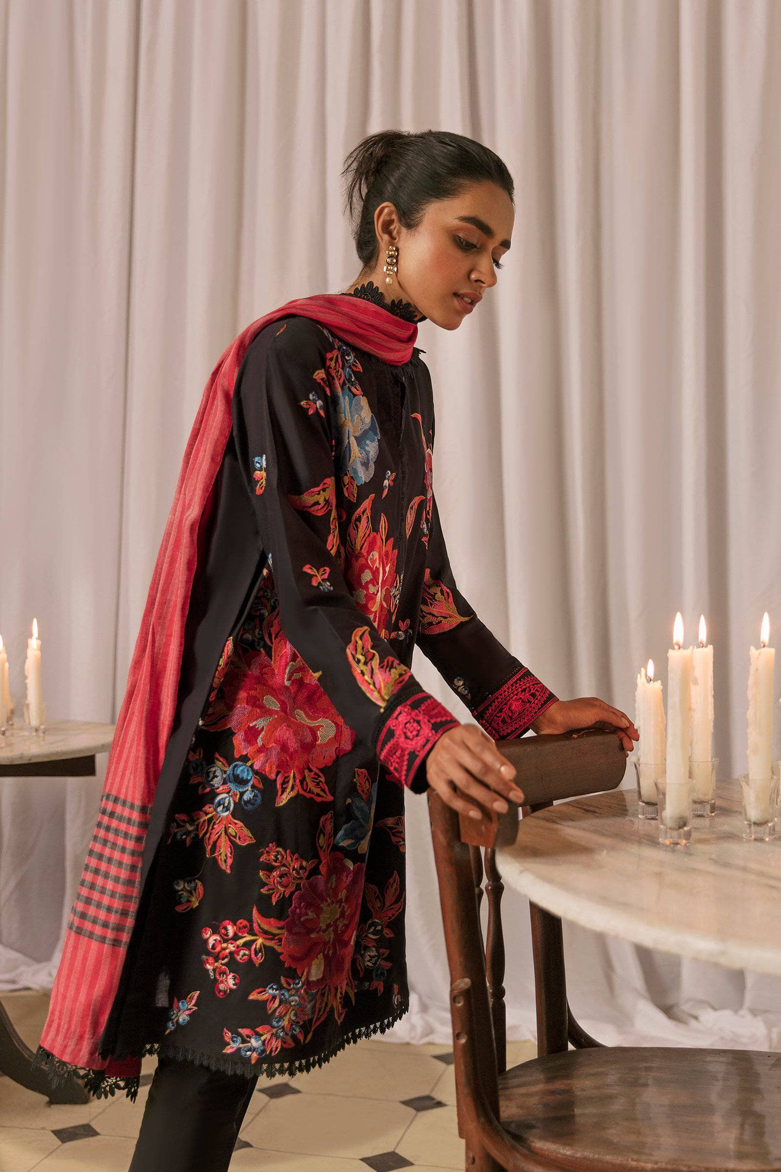 img_zaha_lawn_2021_awwal_boutique