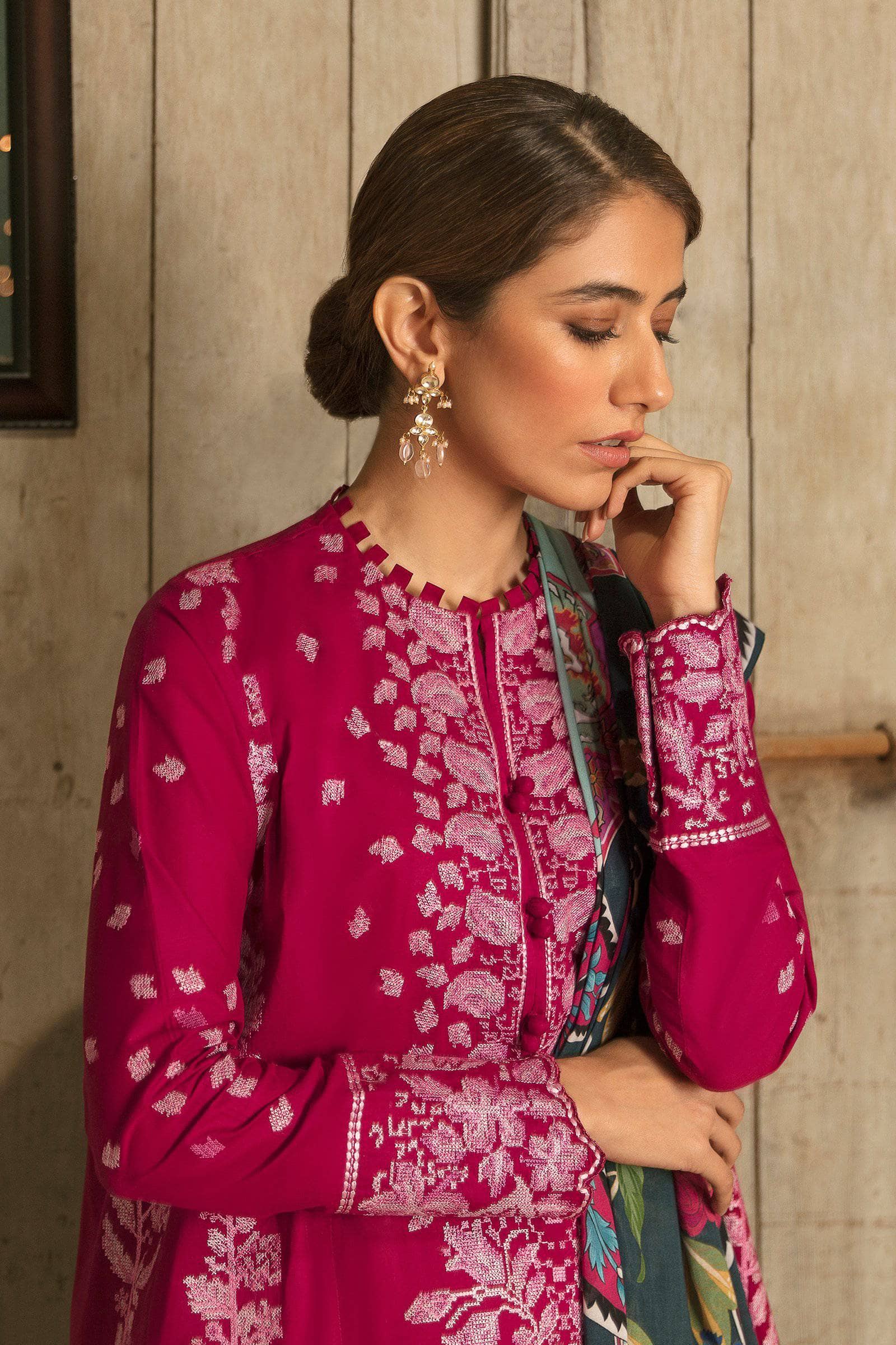 img_zaha_lawn_2021_awwal_boutique