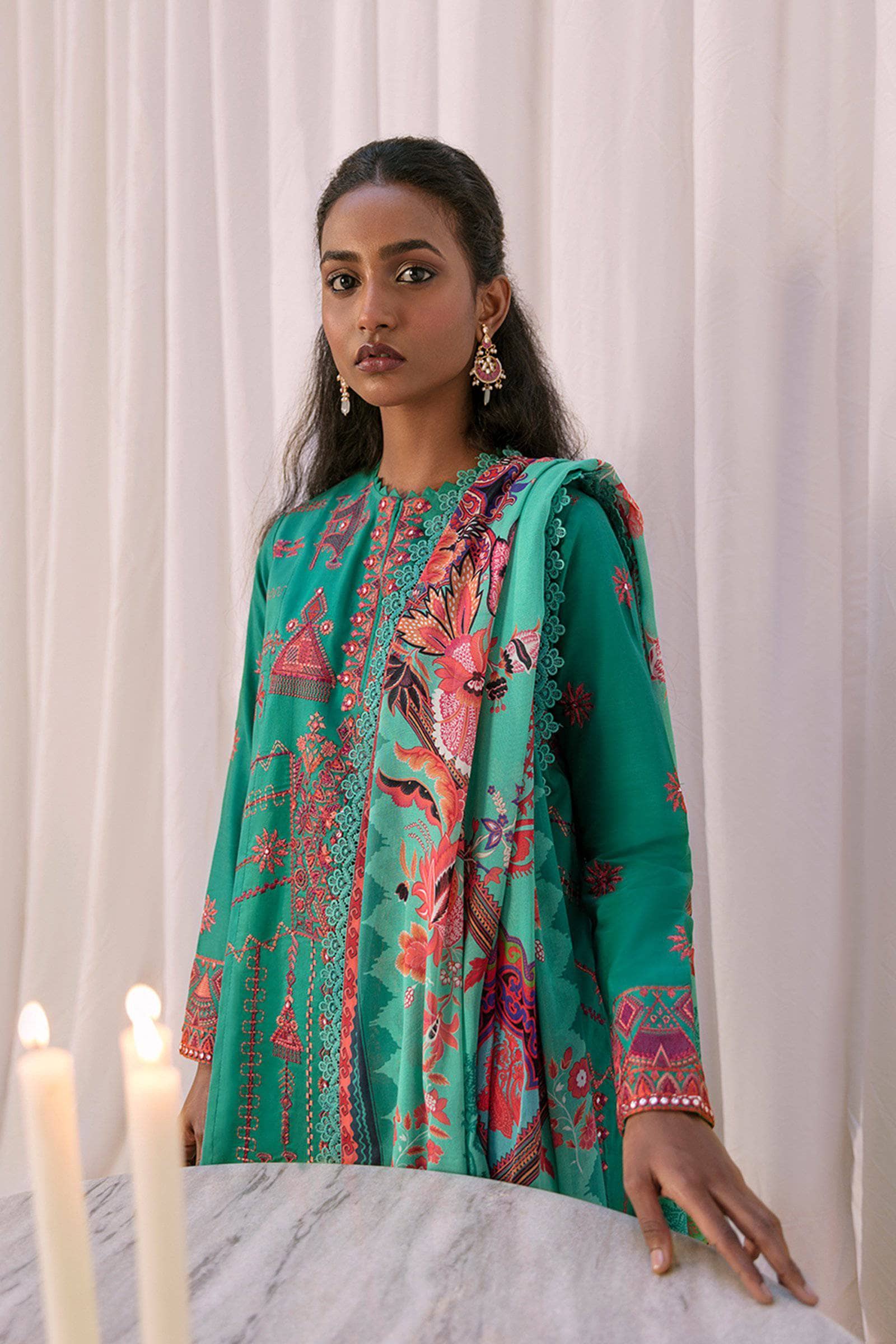 img_zaha_lawn_2021_awwal_boutique