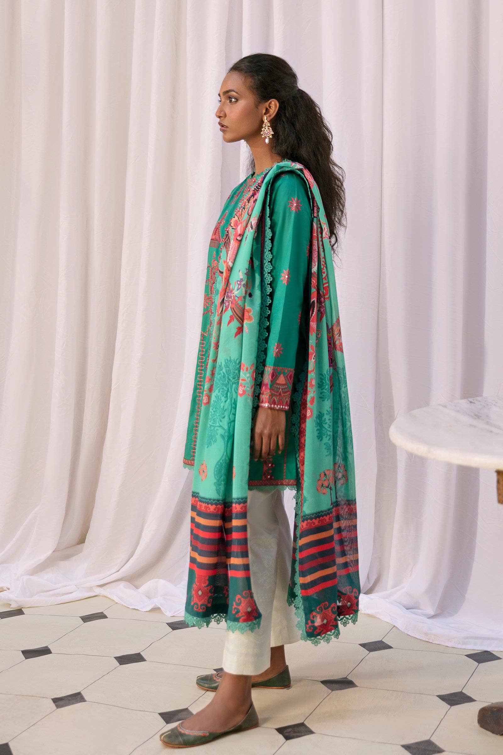 img_zaha_lawn_2021_awwal_boutique