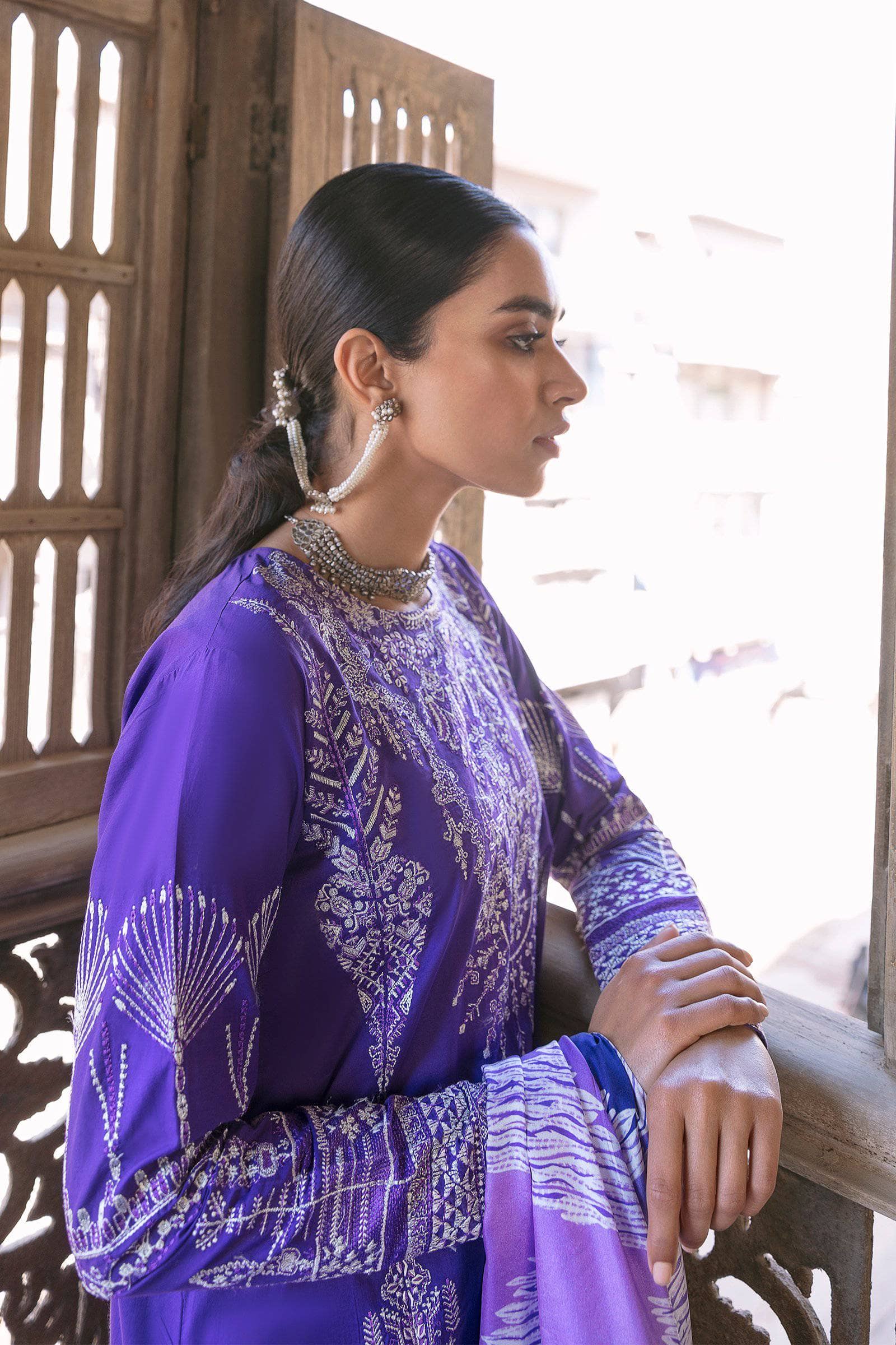 img_zaha_lawn_2021_awwal_boutique