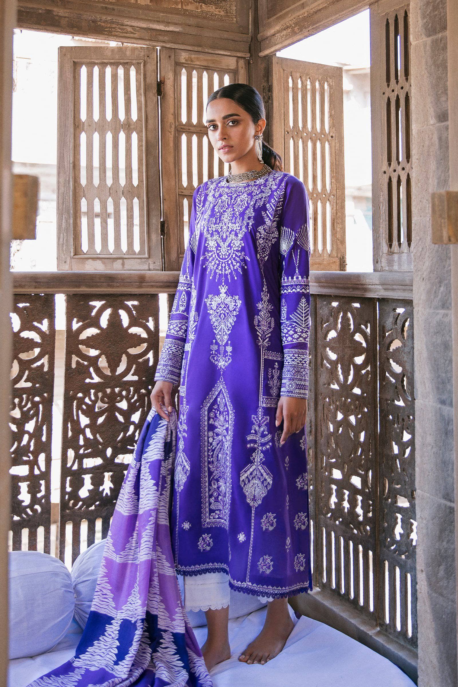 img_zaha_lawn_2021_awwal_boutique