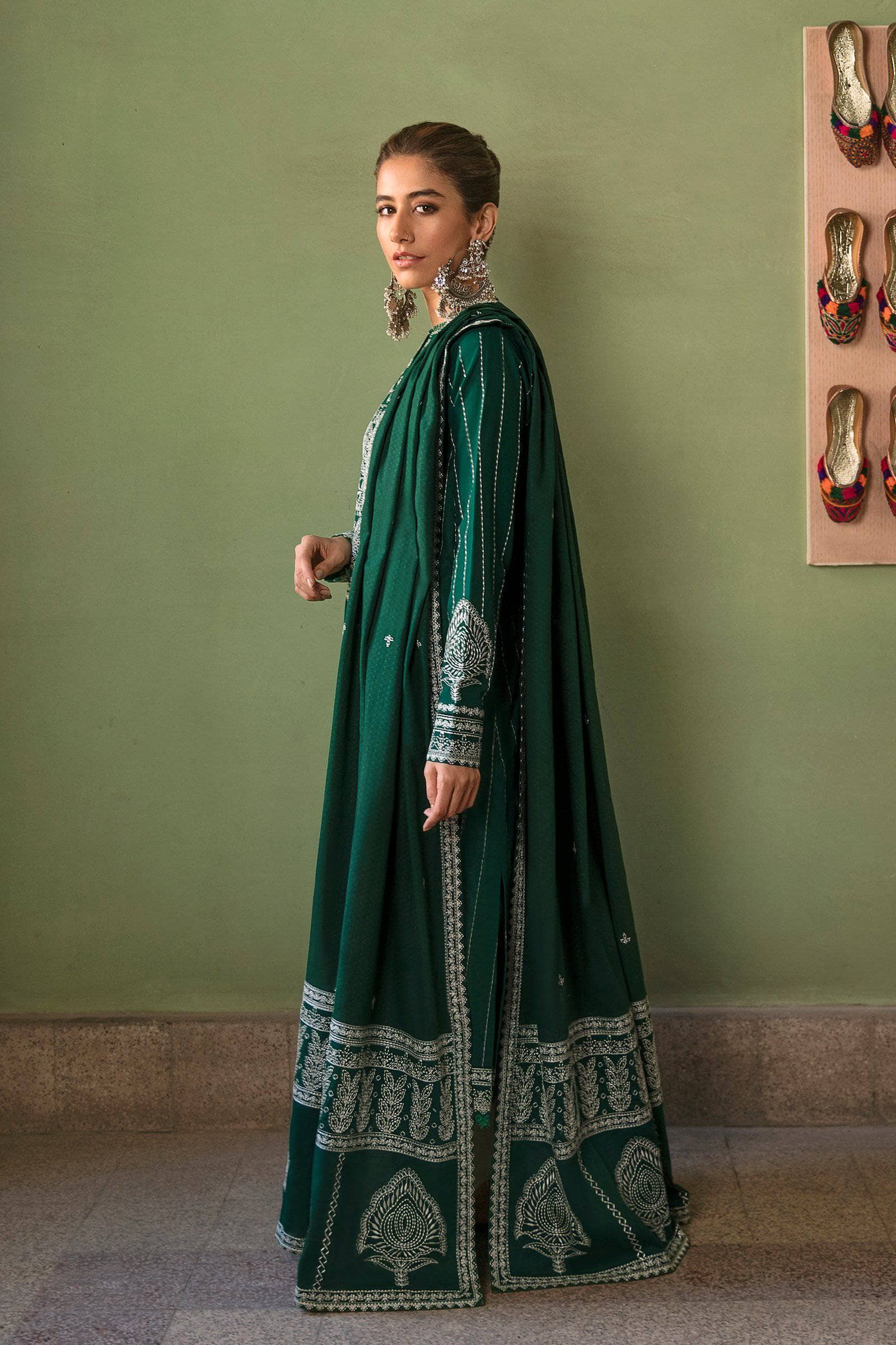 img_zaha_lawn_2021_awwal_boutique