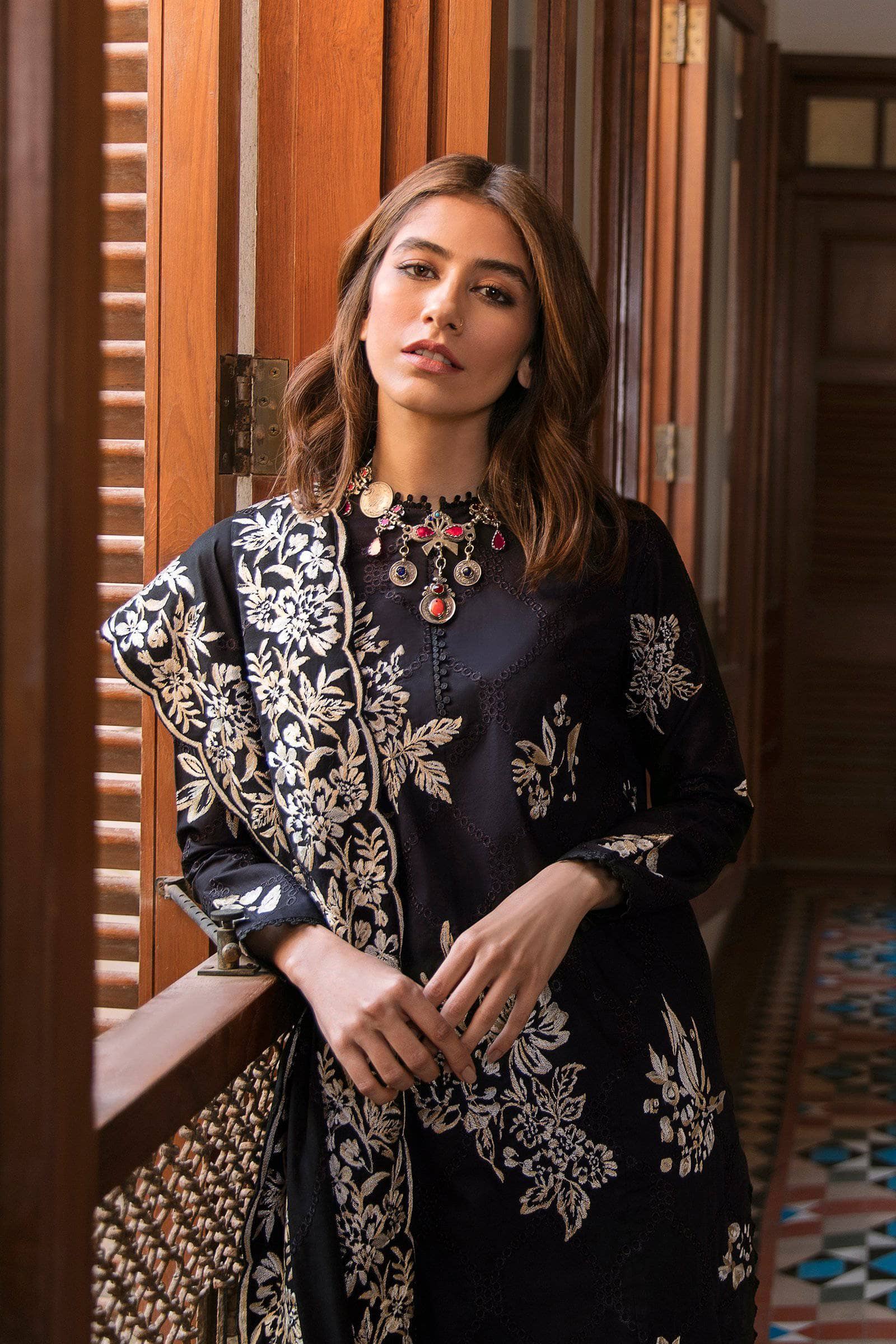 img_zaha_lawn_2021_awwal_boutique