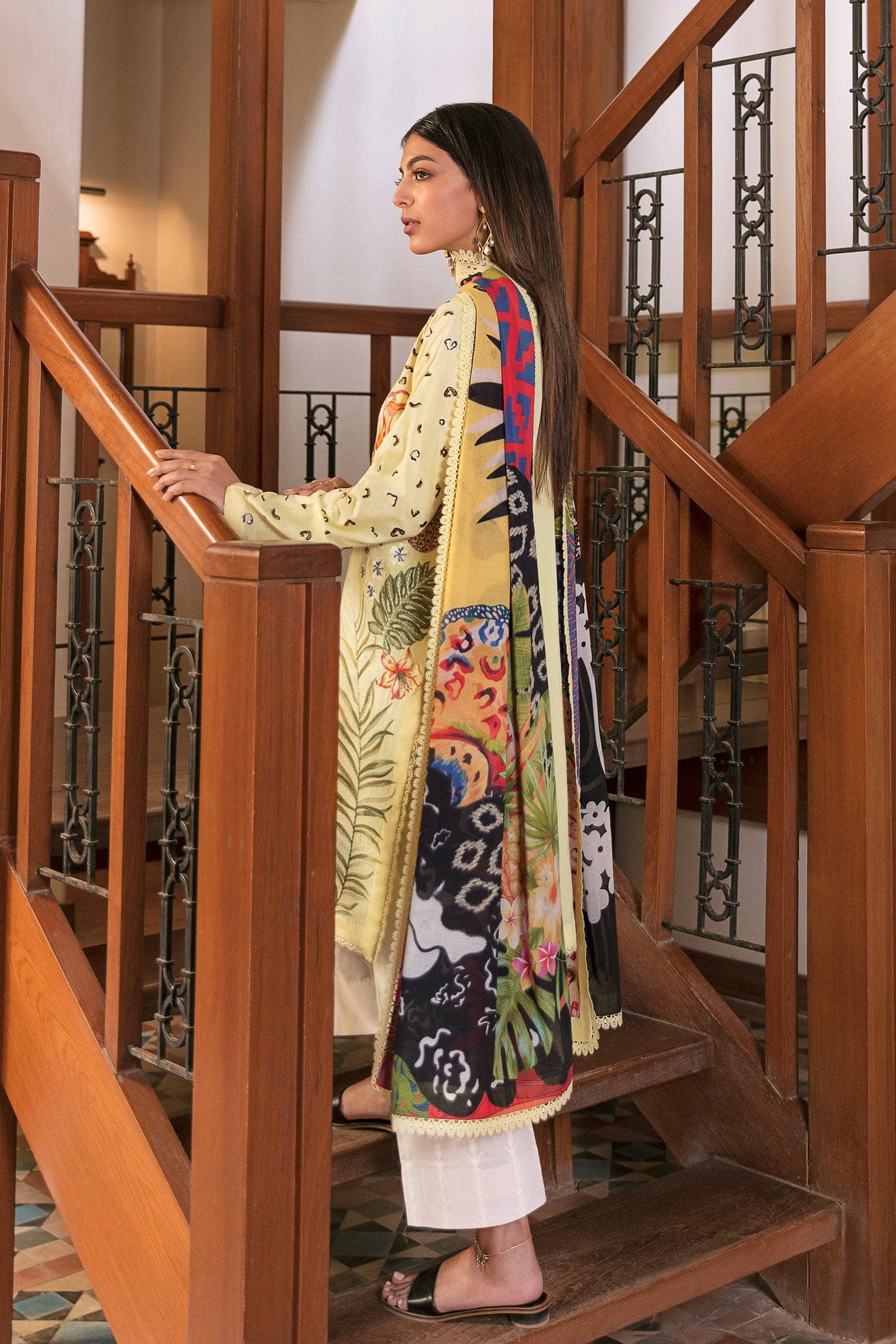 img_zaha_lawn_2021_awwal_boutique