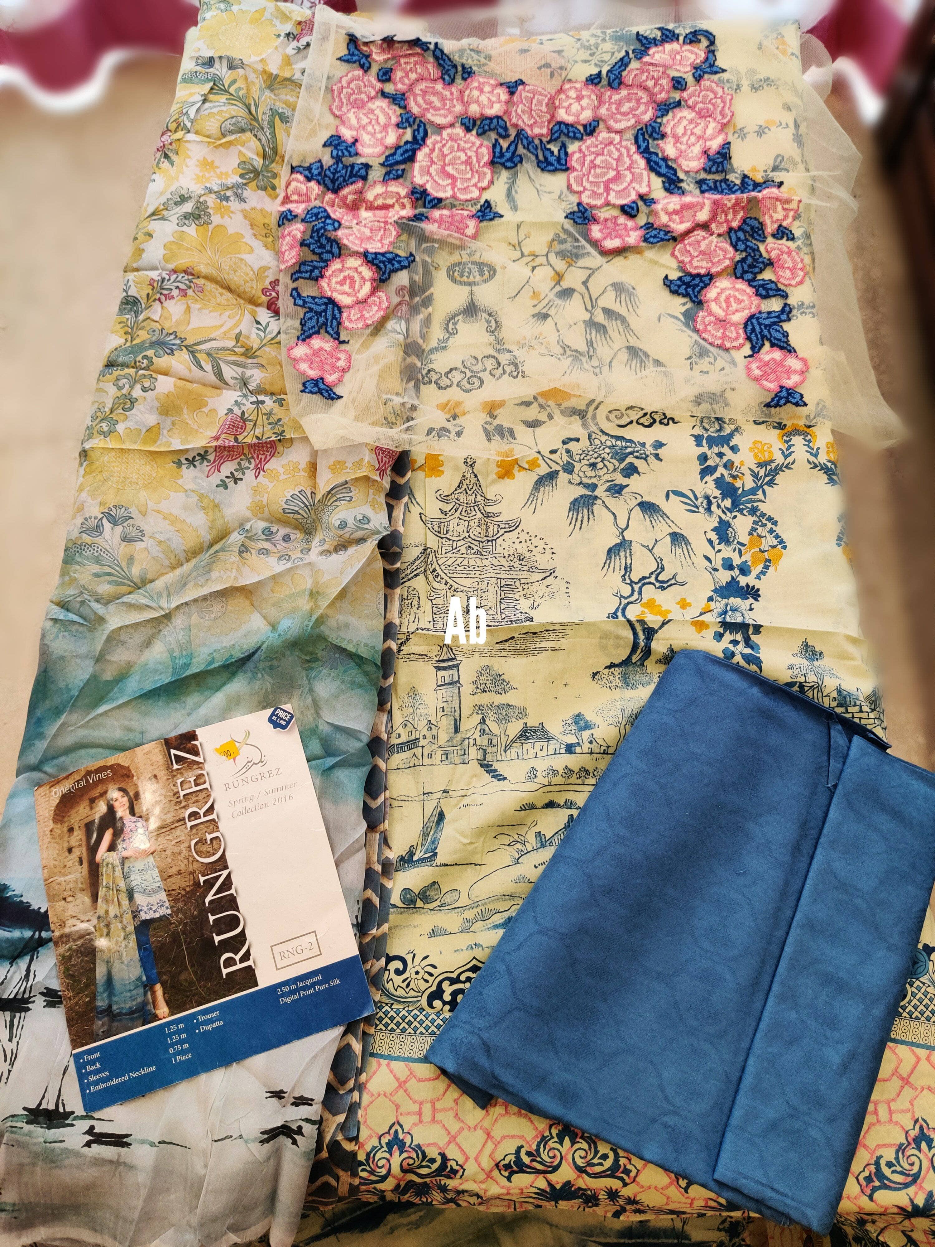 img_rungrez_lawn_sale_awwal_boutique