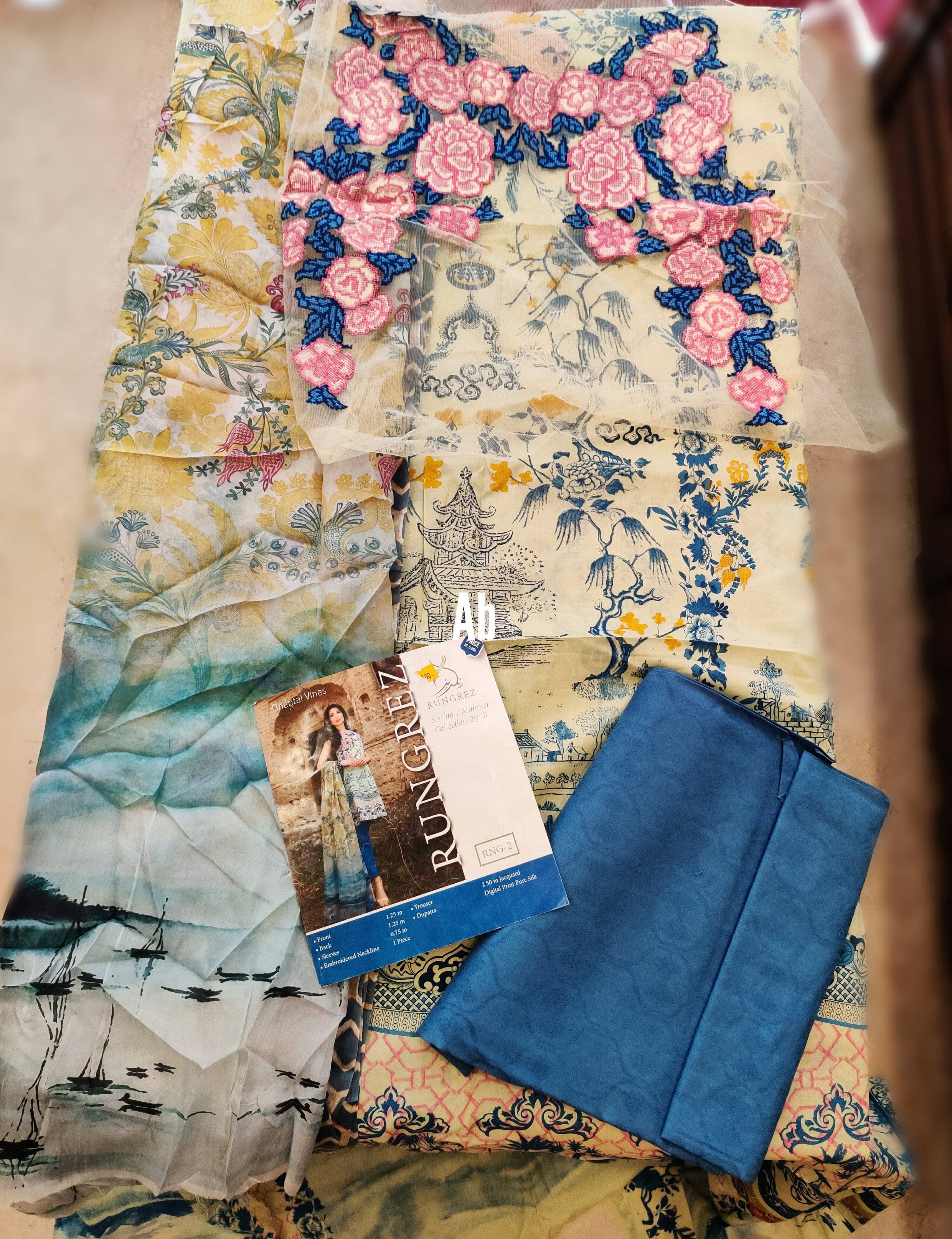 img_rungrez_lawn_sale_awwal_boutique