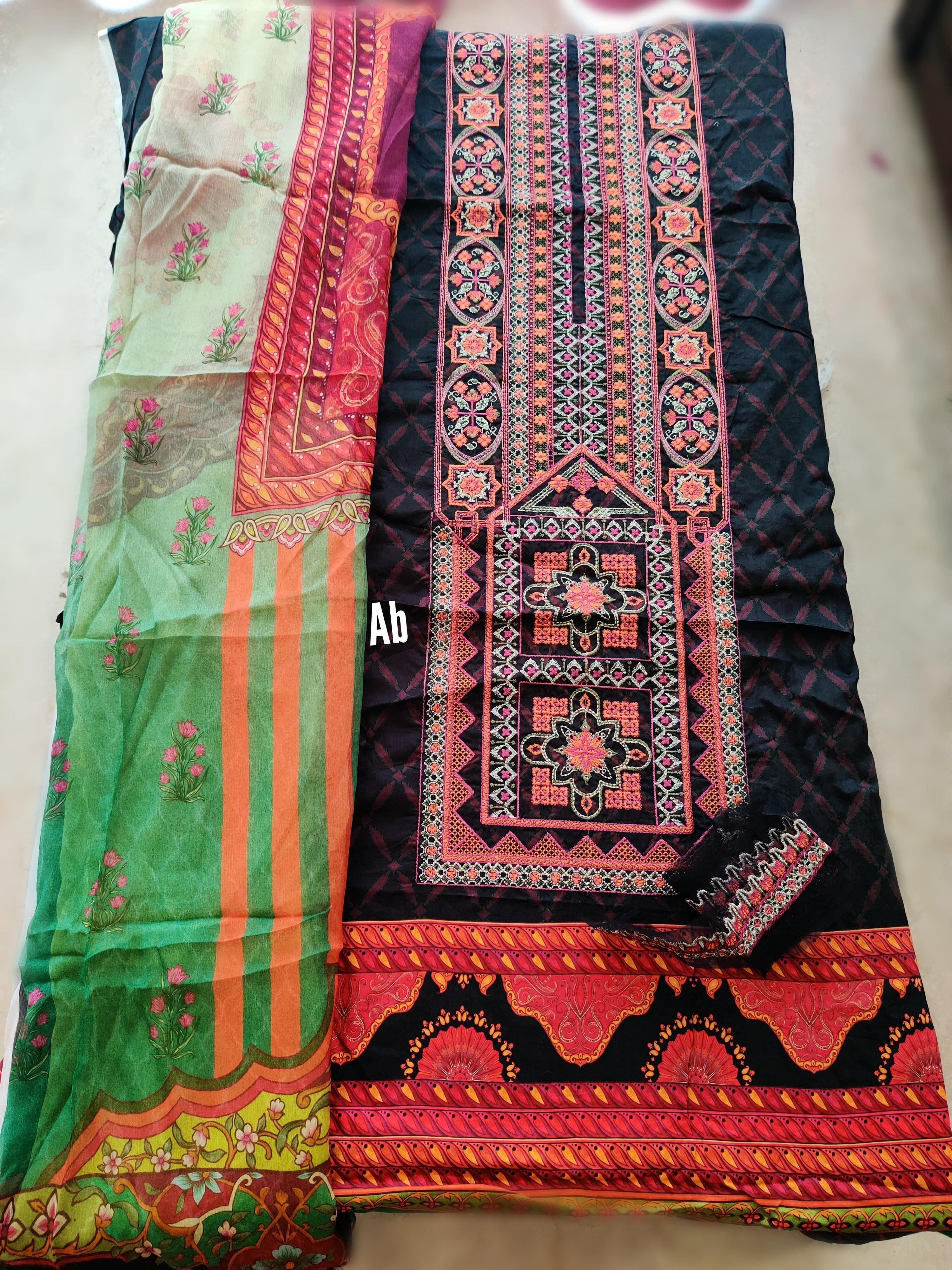 img_open_pics_afsaneh_lawn_awwal_boutique