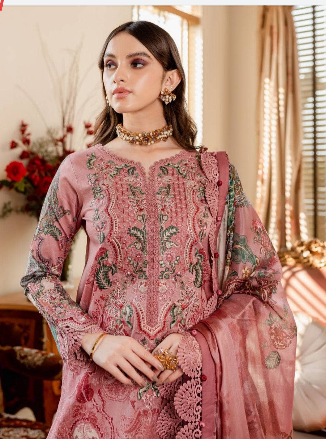 img_jade_queens_court_lawn_awwal_boutique