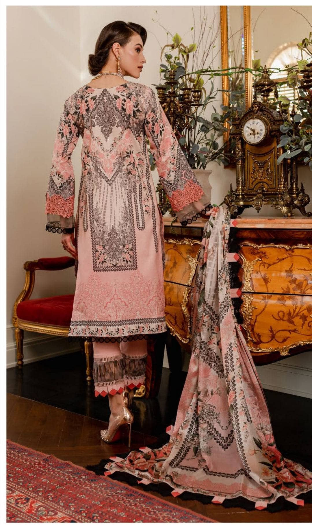 img_jade_queens_court_lawn_awwal_boutique