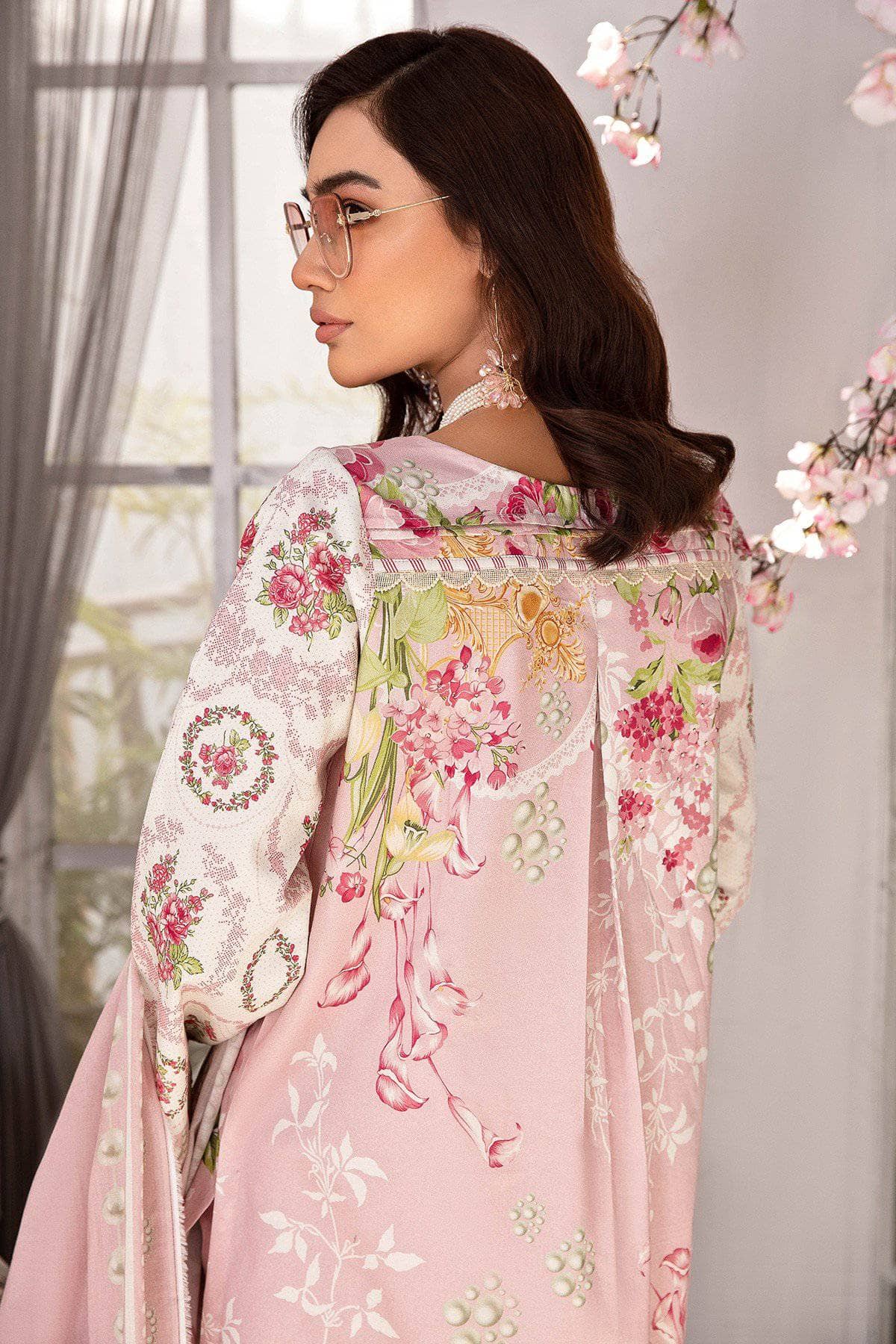 img_jade_urbane_embroidered_lawn_2021_awwal_boutique