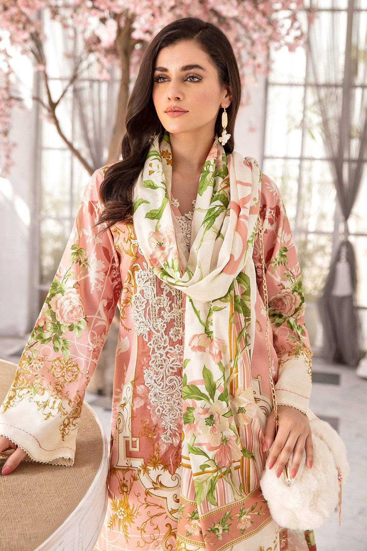 img_jade_urbane_embroidered_lawn_2021_awwal_boutique