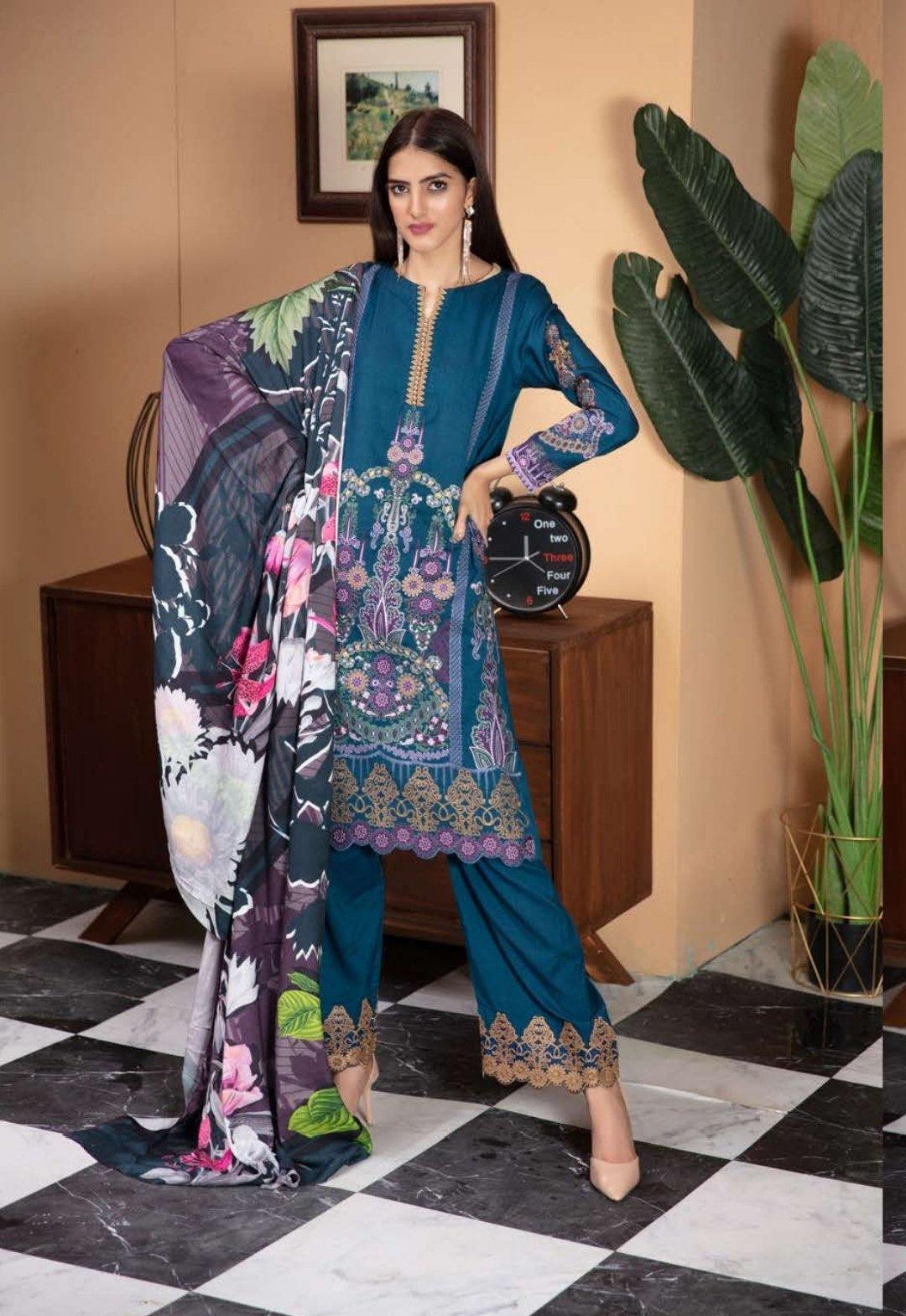img_johra_zaib_leather_peach_woolen_shawl_collection_awwal_boutique
