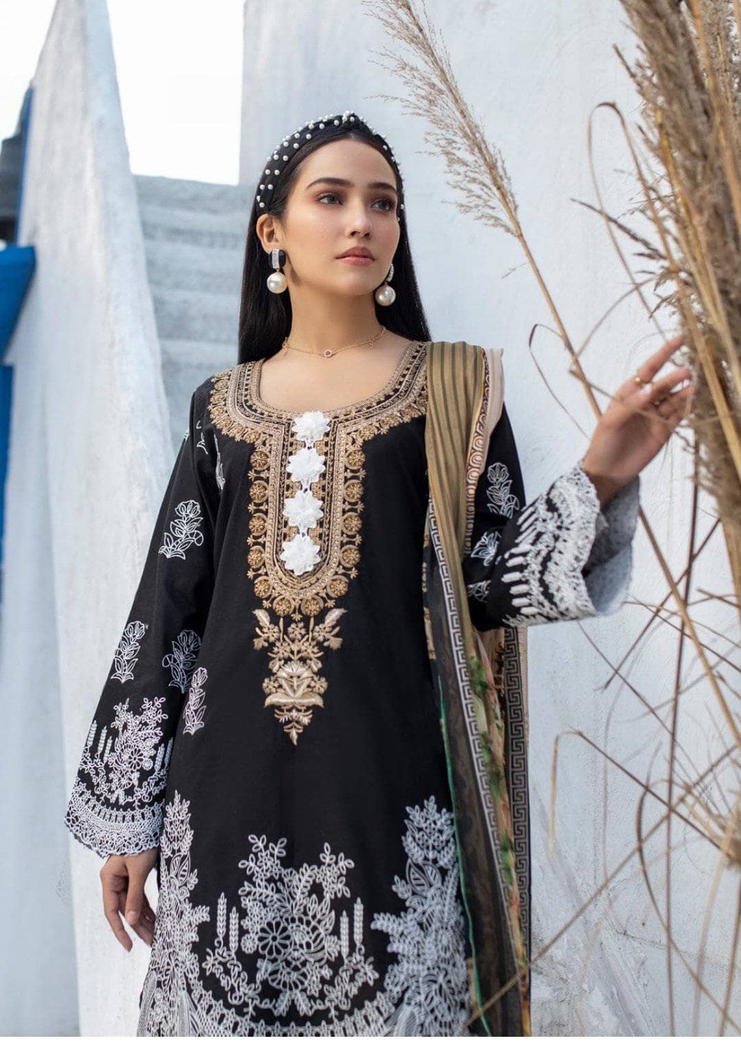 img_kalyan_chikankari_lawn_2021_awwal_boutique