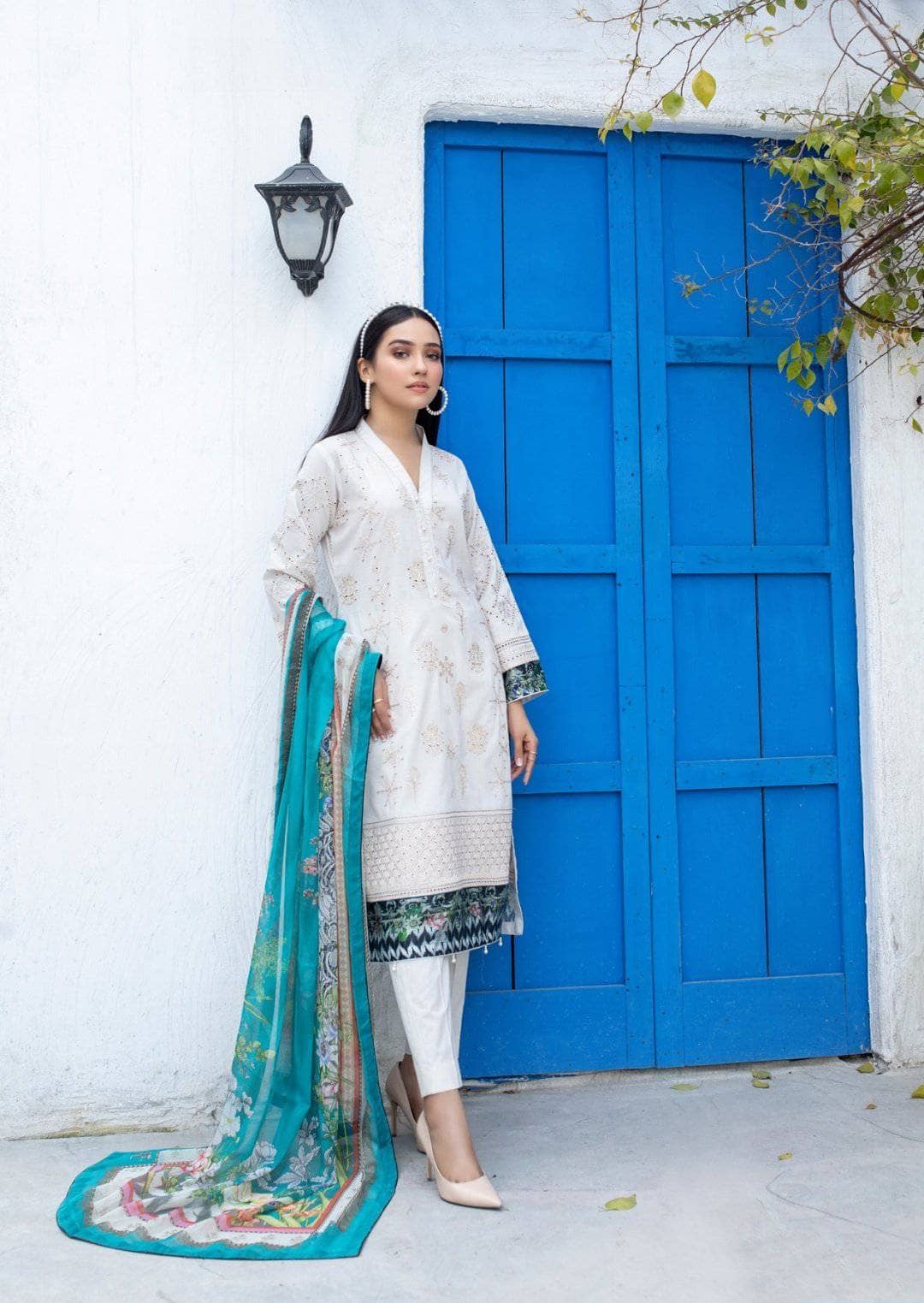 img_kalyan_chikankari_lawn_2021_awwal_boutique