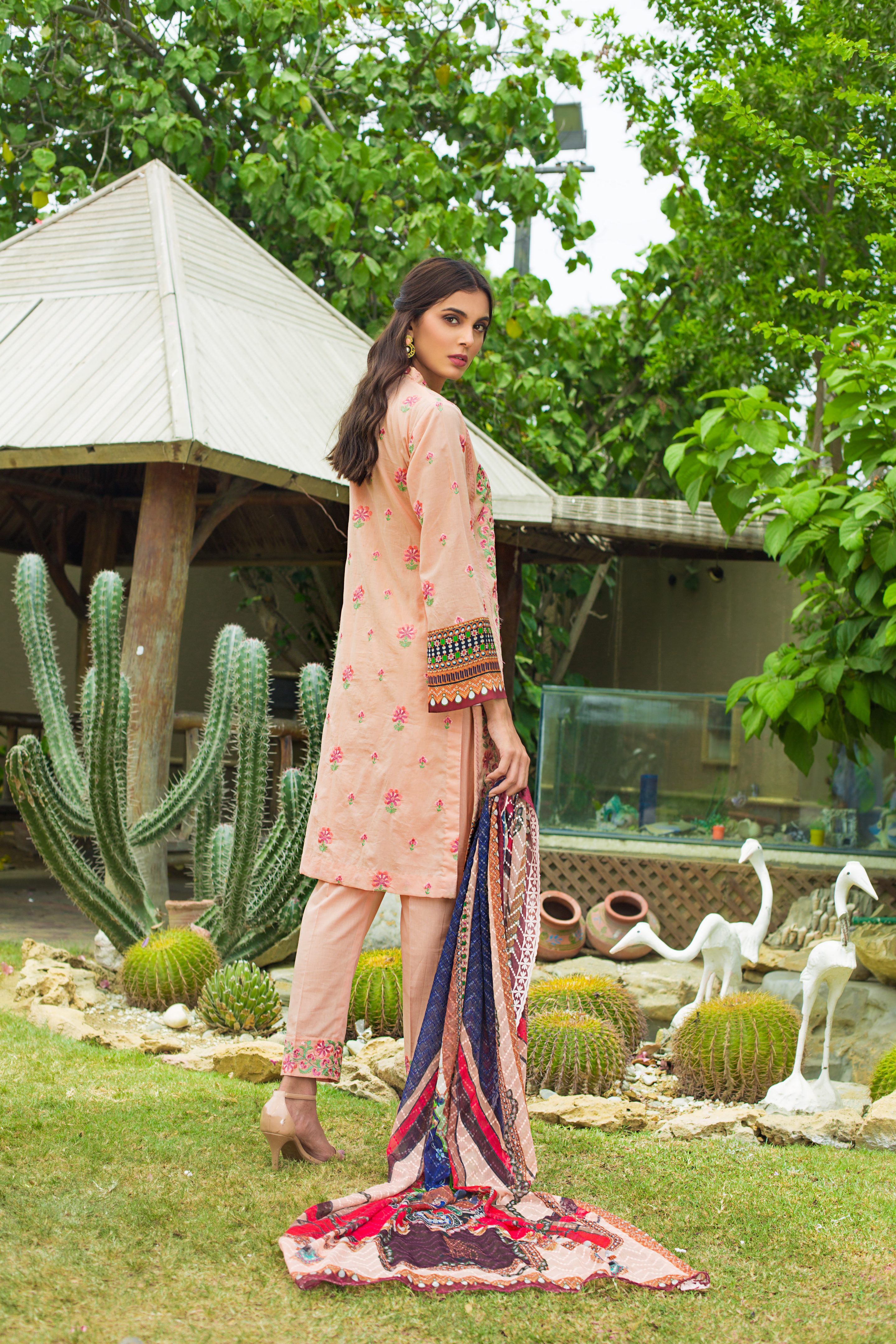 img_kalyan_lawn_awwal_boutique