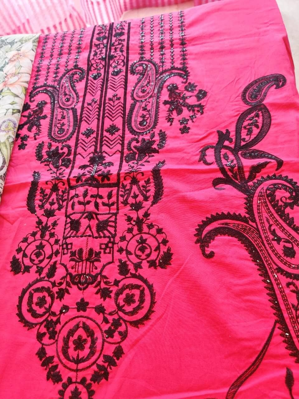 img_open_pics_kalyan_lawn_awwal_boutique