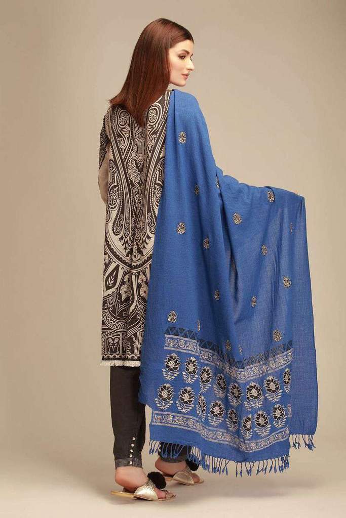 img_khaadi_winter_shawl_collection_awwal_boutique