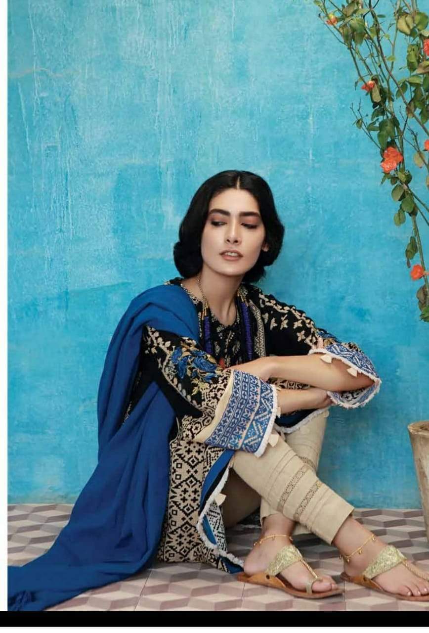 img_khaadi_winter_shawl_collection_awwal_boutique