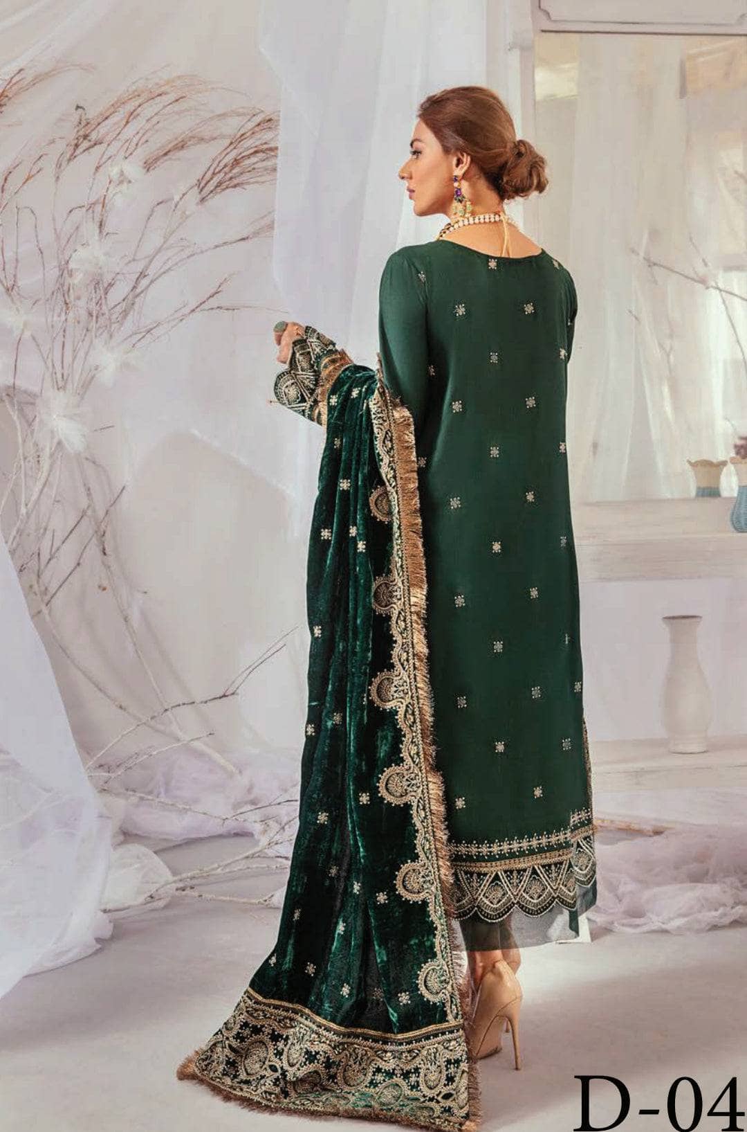 img_lavish_by_panache_velvet_embroidered_shawls_awwal_boutique