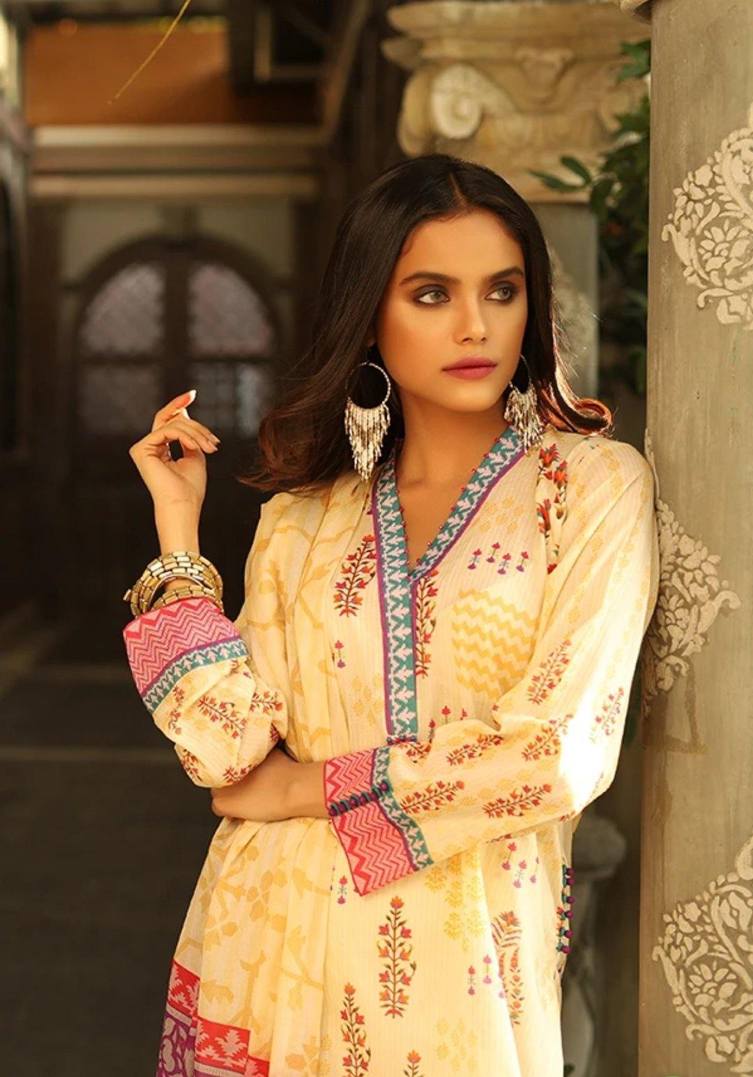 img_lsm_komal_lawn_collection_awwal_boutique