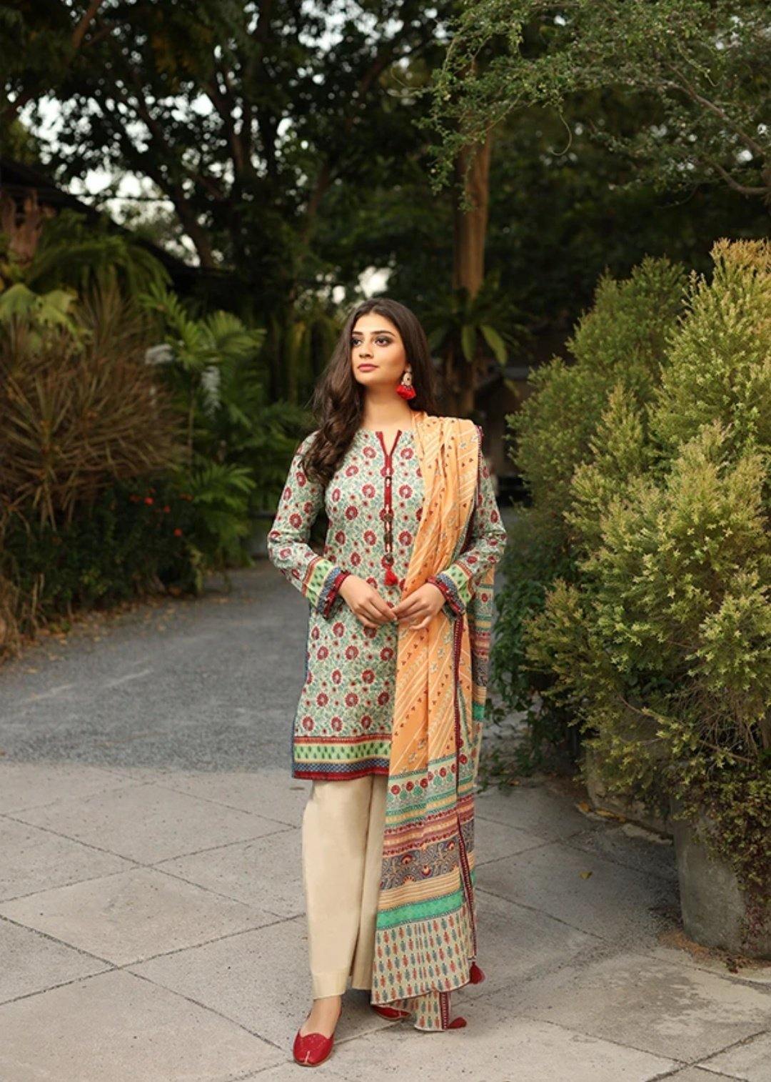 img_lsm_komal_lawn_collection_awwal_boutique