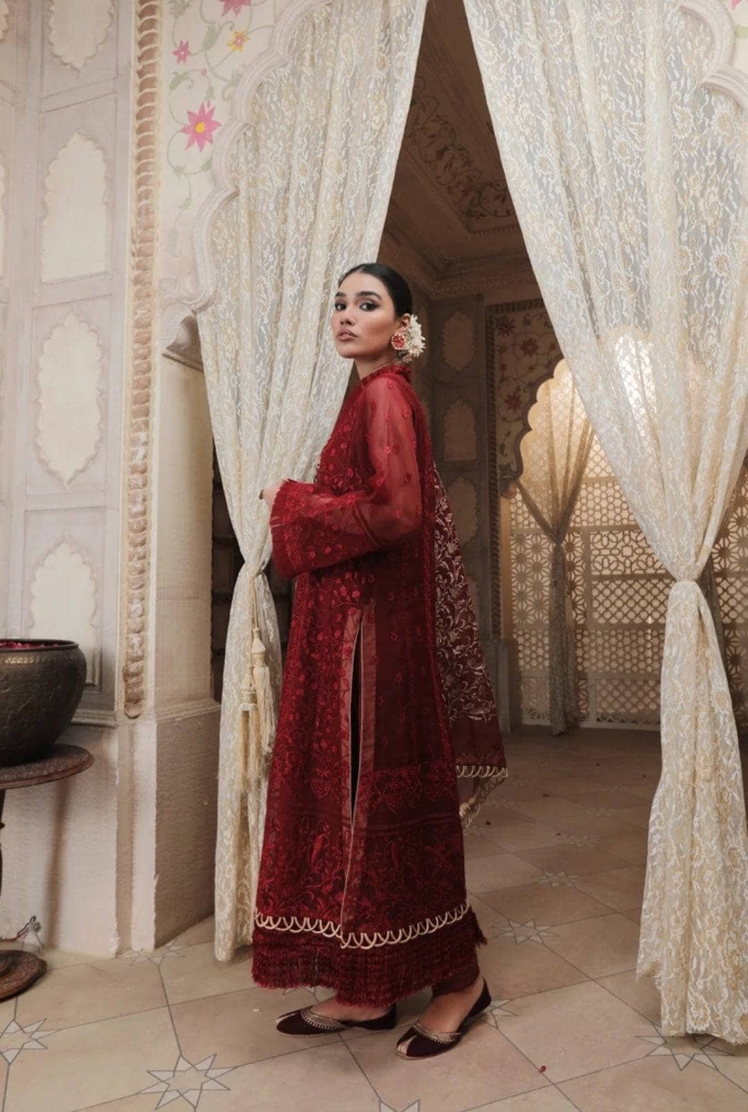 img_lsm_lakhani_embroudered_lawn_22_awwal_boutique