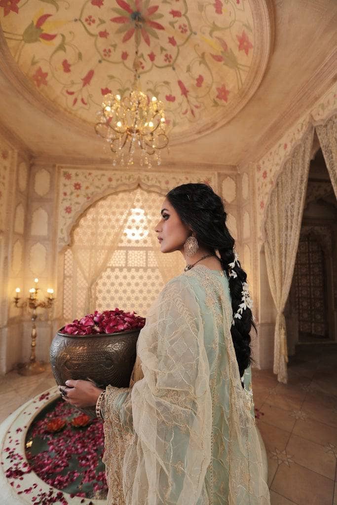 img_lsm_lakhani_embroidered_lawn_22_awwal_boutique