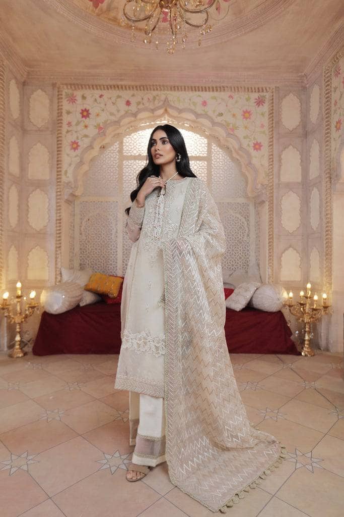 img_lsm_lakhani_embroidered_lawn_awwal_boutique