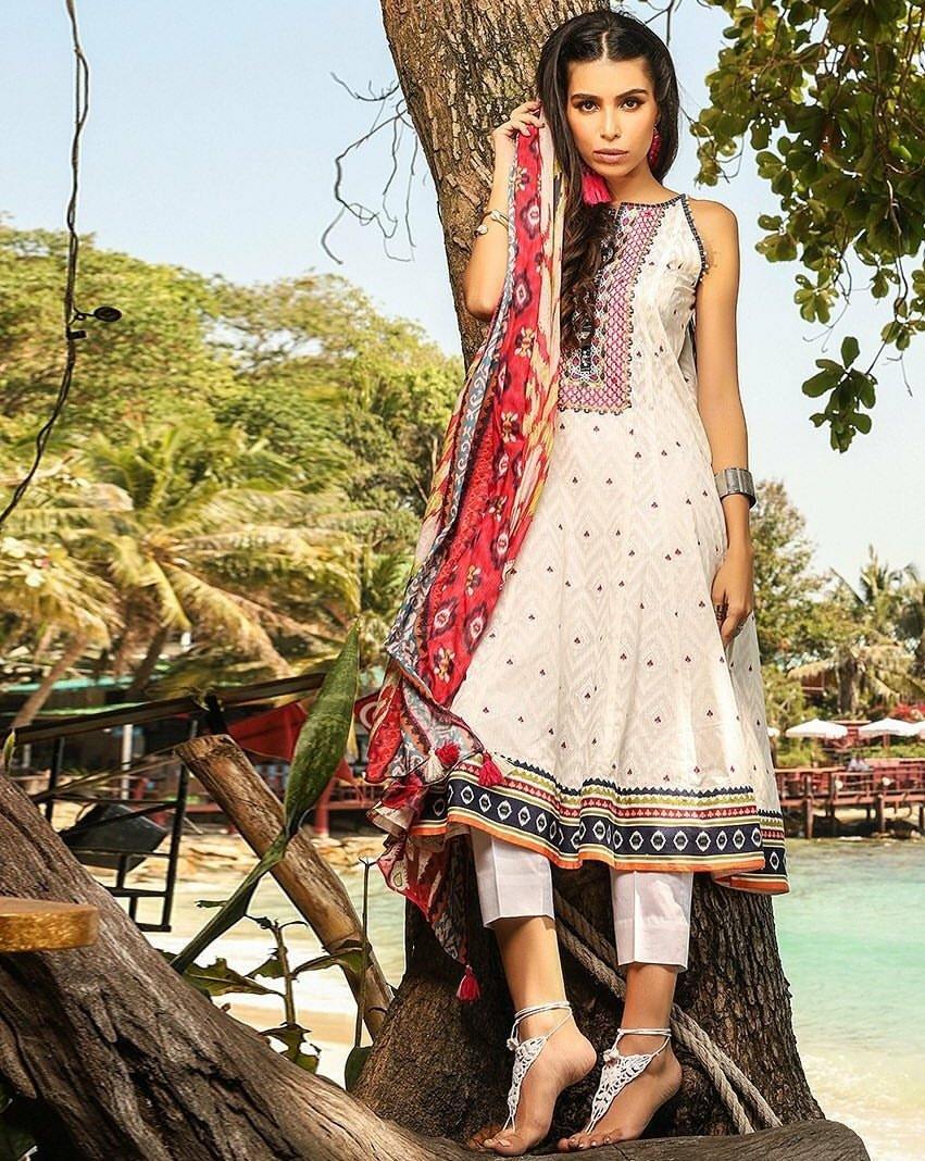 img_lsm_shades_of_summer_lawn_2020_awwal_boutique