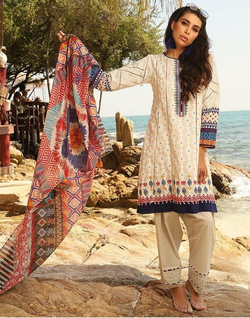 img_lsm_shades_of_summer_lawn_2020_awwal_boutique