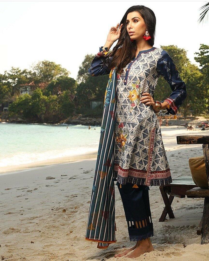 img_lsm_shades_of_summer_lawn_2020_awwal_boutique