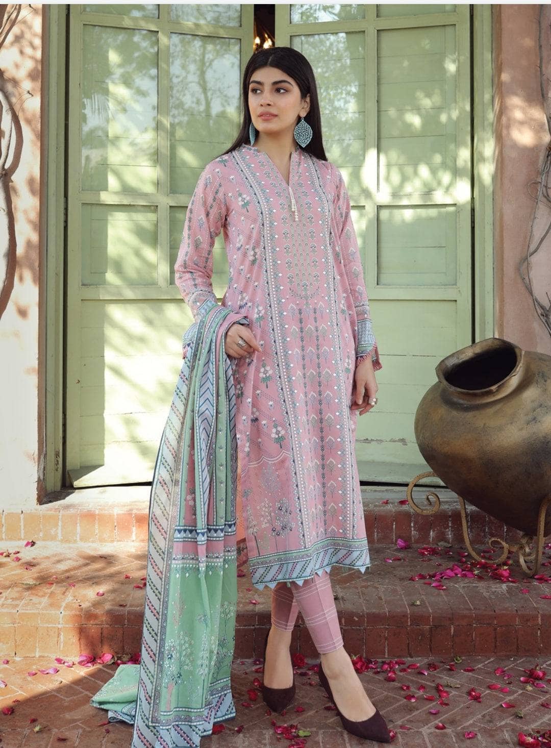 img_lsm_komal_lawn_2022_awwal_boutique