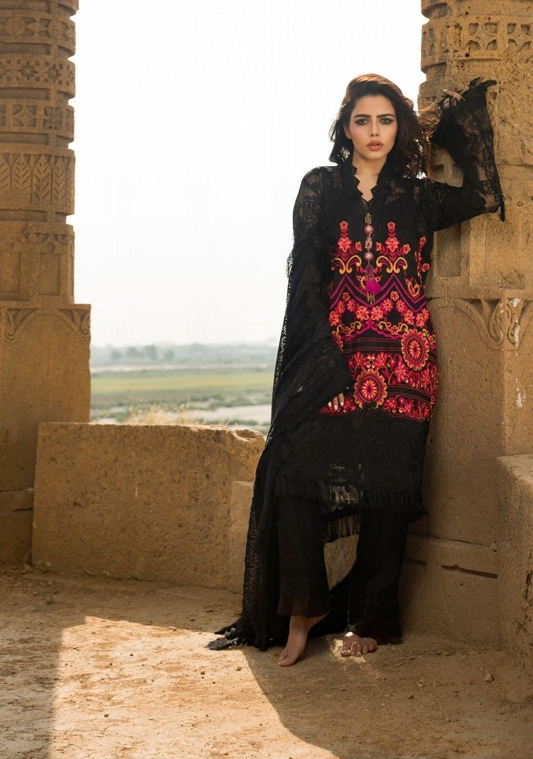 img_maira_khan_by_rub_nawaz_chiffon_collection_awwal_boutique