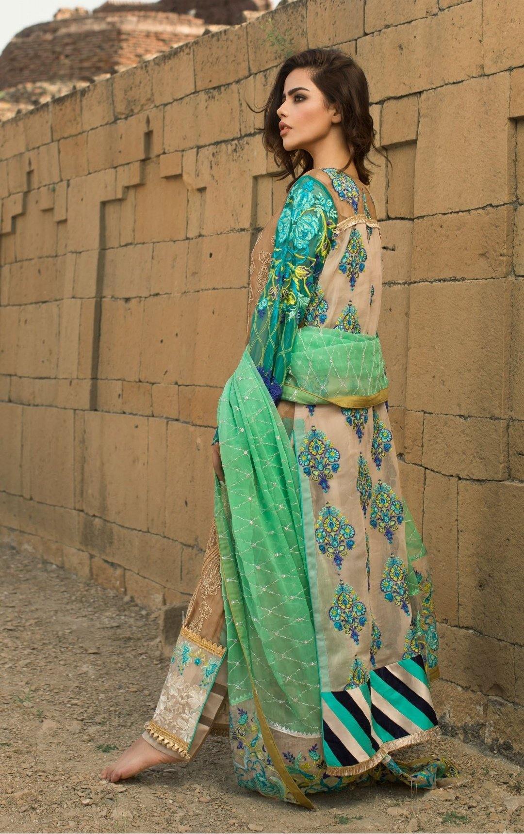 img_maira_khan_by_rub_nawaz_chiffon_collection_awwal_boutique
