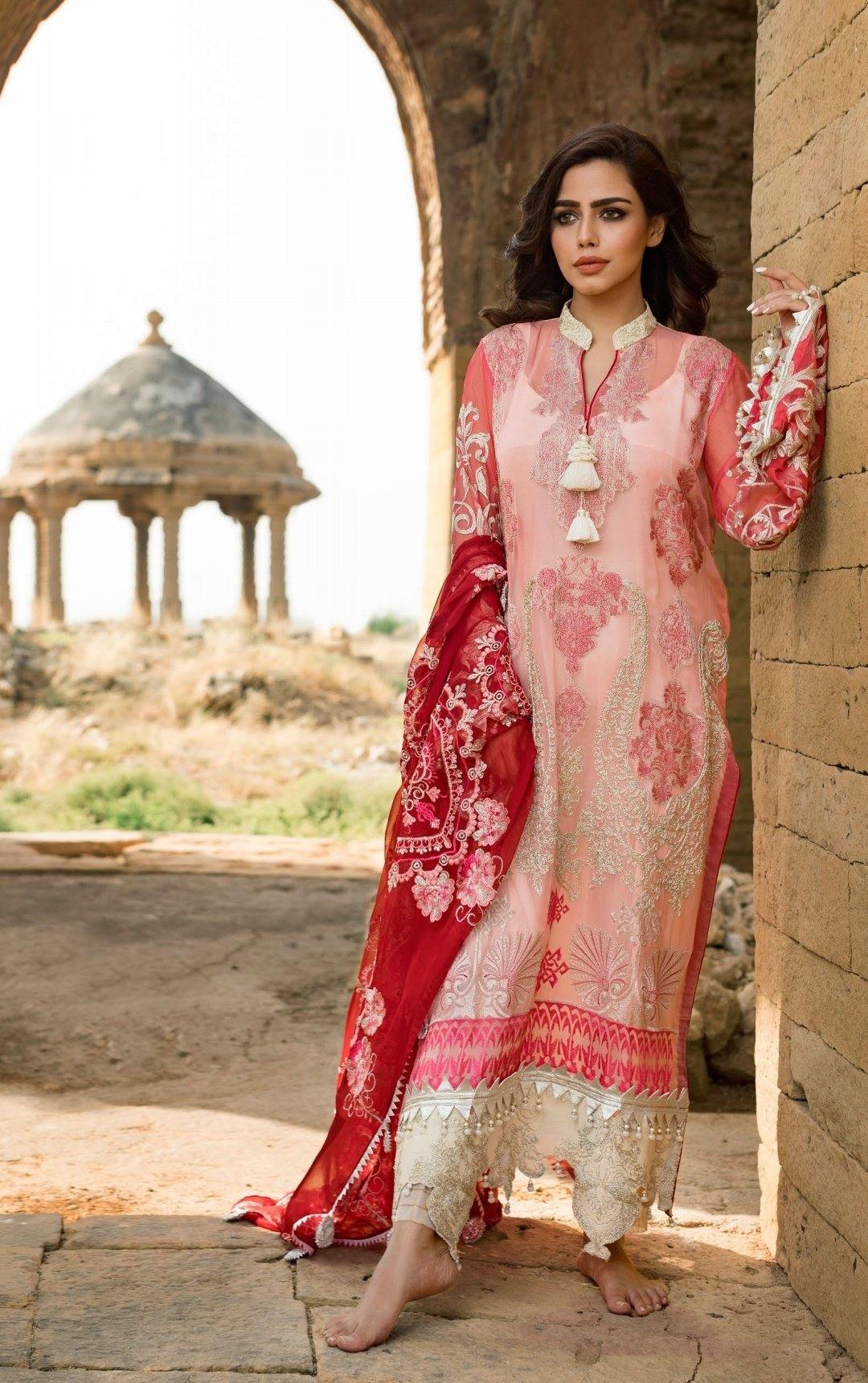 img_maira_khan_by_rub_nawaz_chiffon_collection_awwal_boutique
