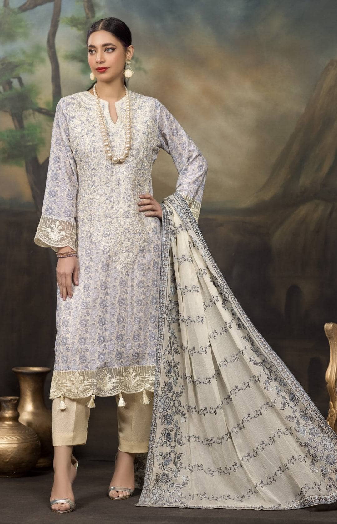 img_manizay_lawn_23_awwal_boutique