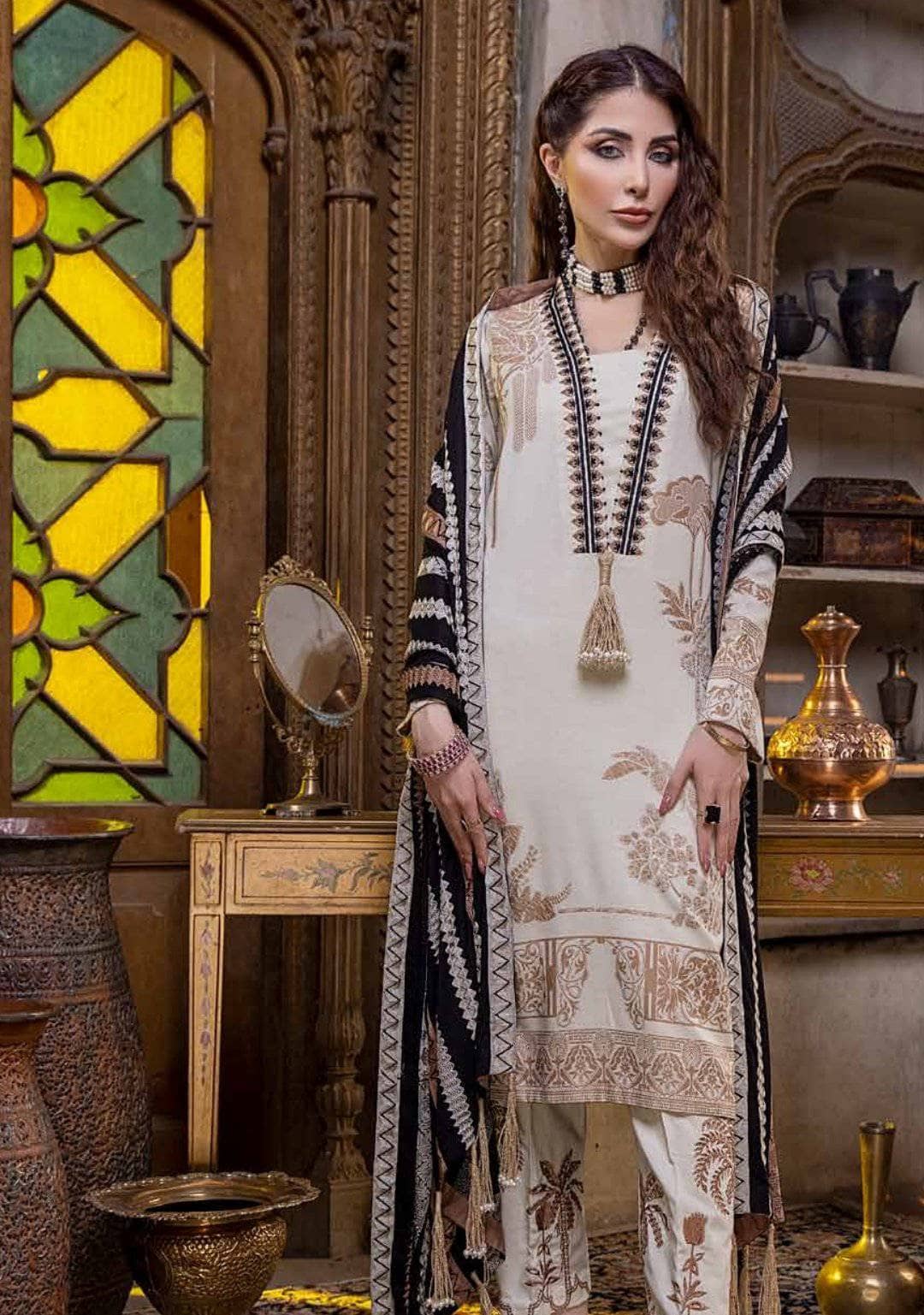 img_charizma_signature_leather_jacquard_woolen_shawl_awwal_boutique