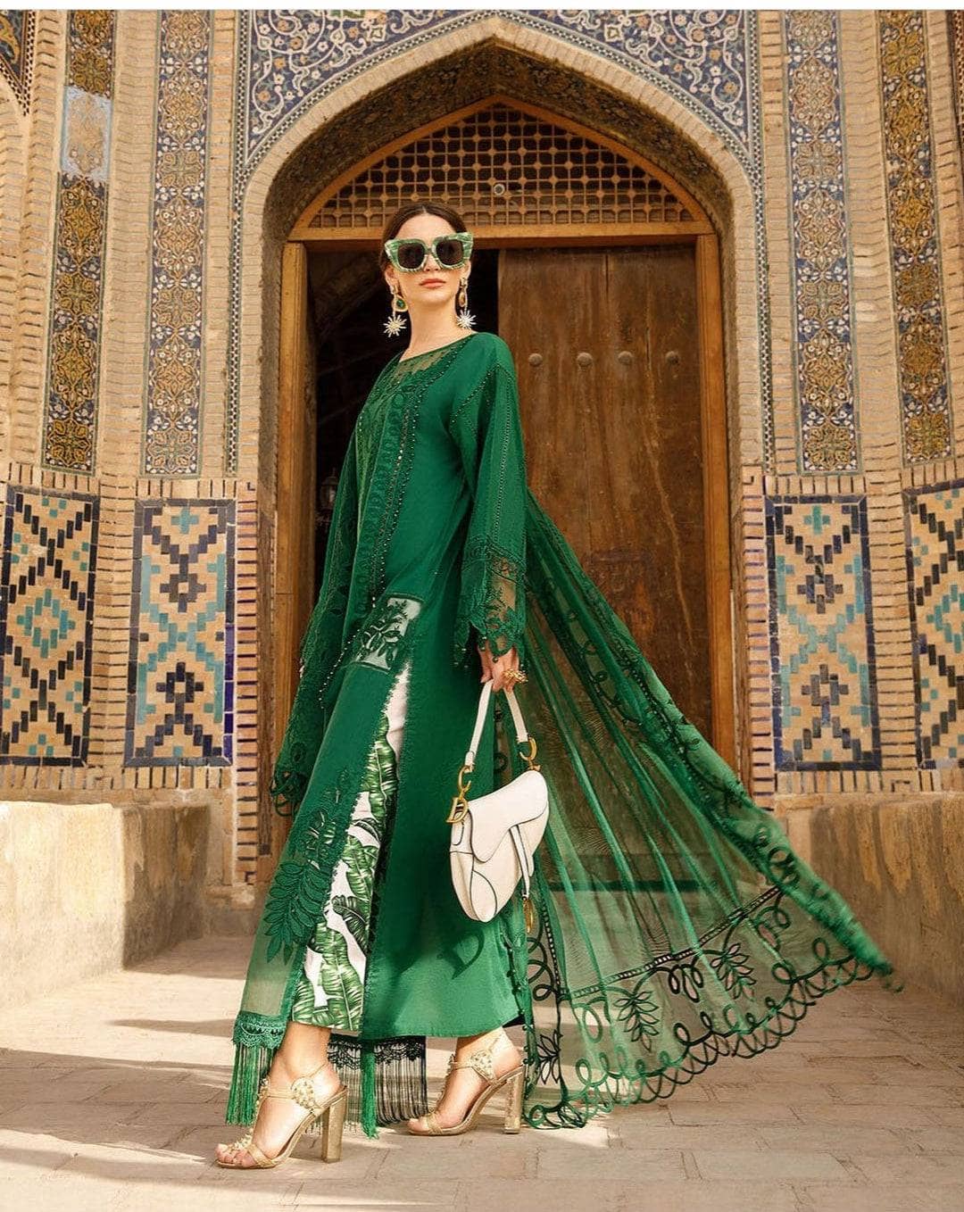 img_maria_b_eid_lawn_23_awwal_boutique