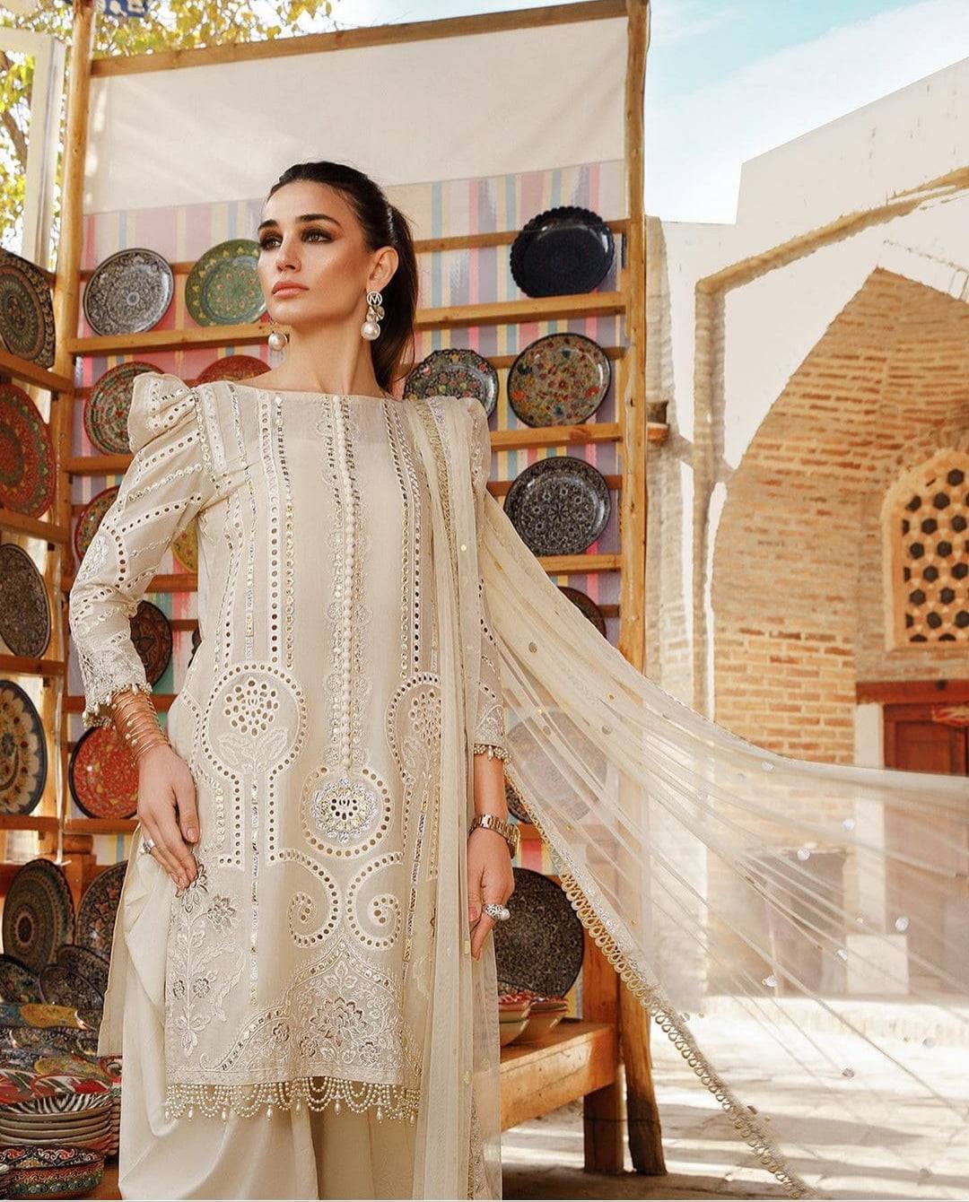 img_maria_b_eid_lawn_23_awwal_boutique